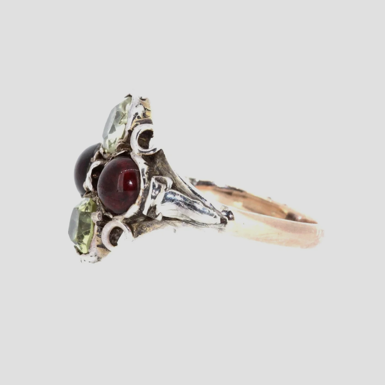 Chrystoberyl-garnet-1880-ring-antique-jewellery-www.saulgreenstein.co.uk2.png
