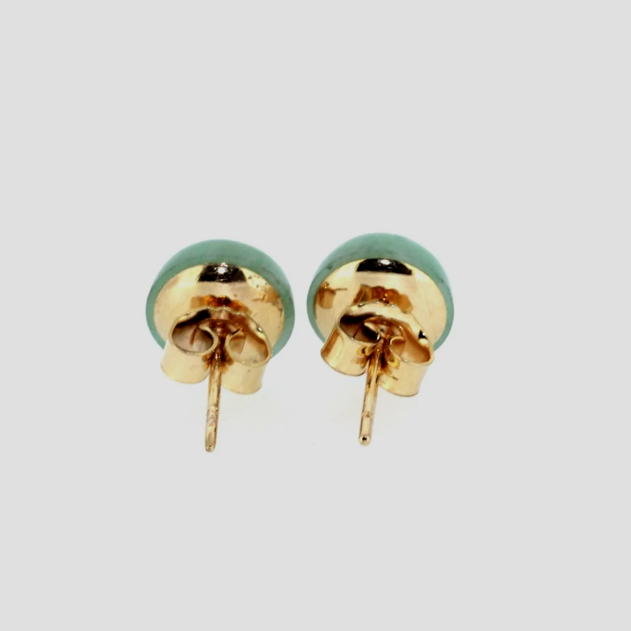 Jade-stud-earrings-9ct-yellow-gold-jewellery-www.saulgreenstyein.co.uk3.png