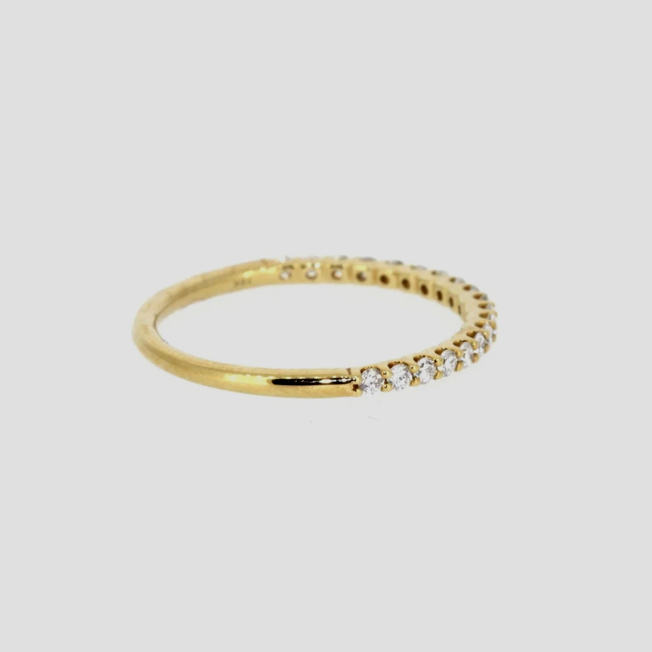 0.27ct-diamond-half-eternity-ring-18k-yellow-gold-www.saulgreenstein.co.uk4.png