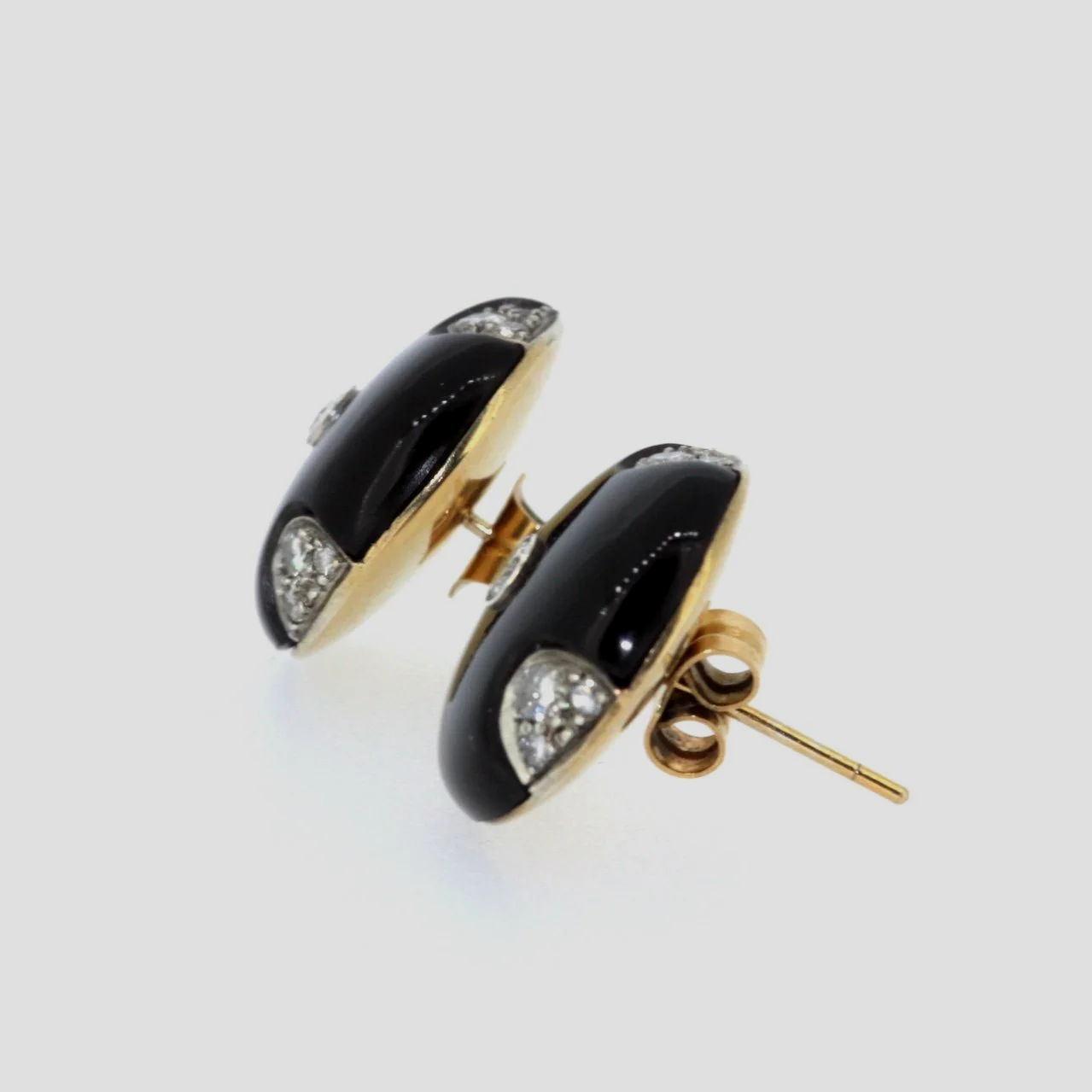 Onyx-diamond-circular-stud-earrings-1920-jewellery-www.saulgreenstein.co.uk3.png