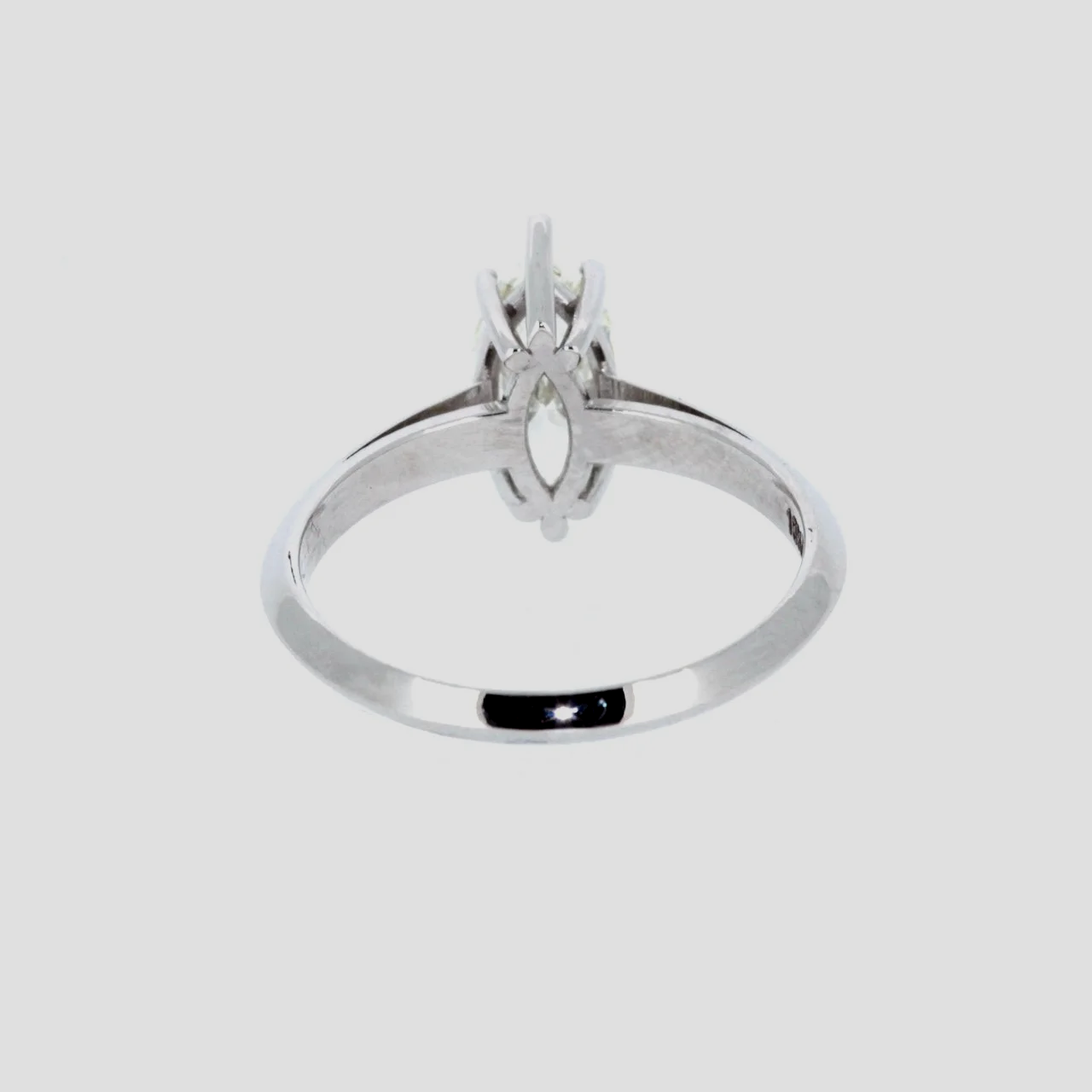 1.05-marquis-diamond-solitaire-ring-jewellery-www.saulgreenstein.co.uk3.png