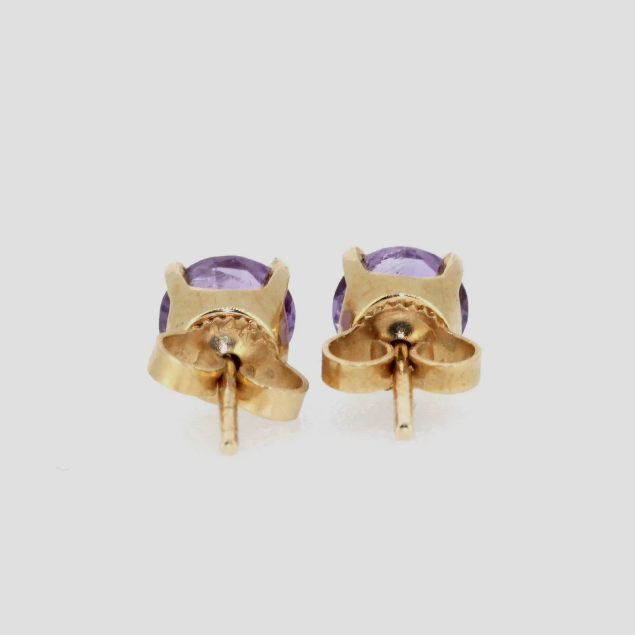 Amethyst-stud-earrings-9ct-yellow-gold-jewellery-www.saulgreenstein.co.uk3.png