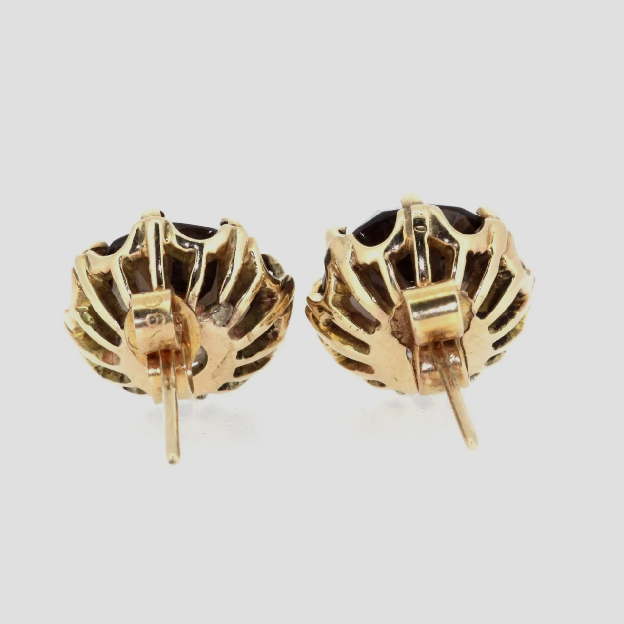 Smoky-quartz-stud-earrings-9ct-yellow-gold-jewellery-www.saulgreenstein.co.uk3.png