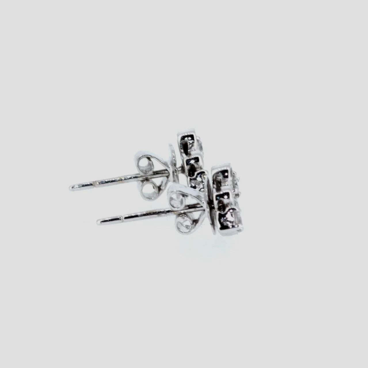 Fancy-diamond-stud-earrings-jewellery-www.saulgreenstein.co.uk2.png