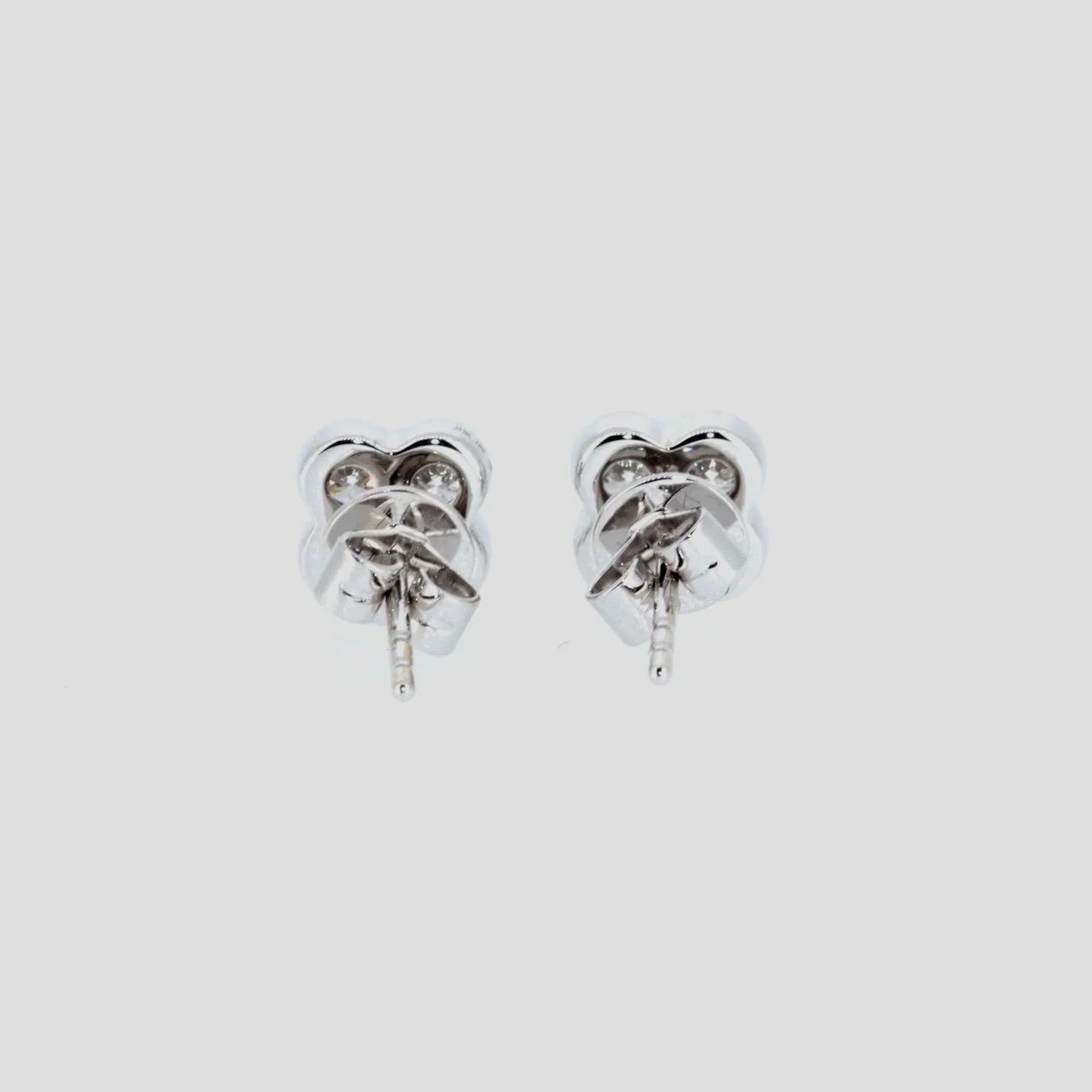 Daisy-diamond-studs-jewellery-www.saulgreenstein.co.uk3.png