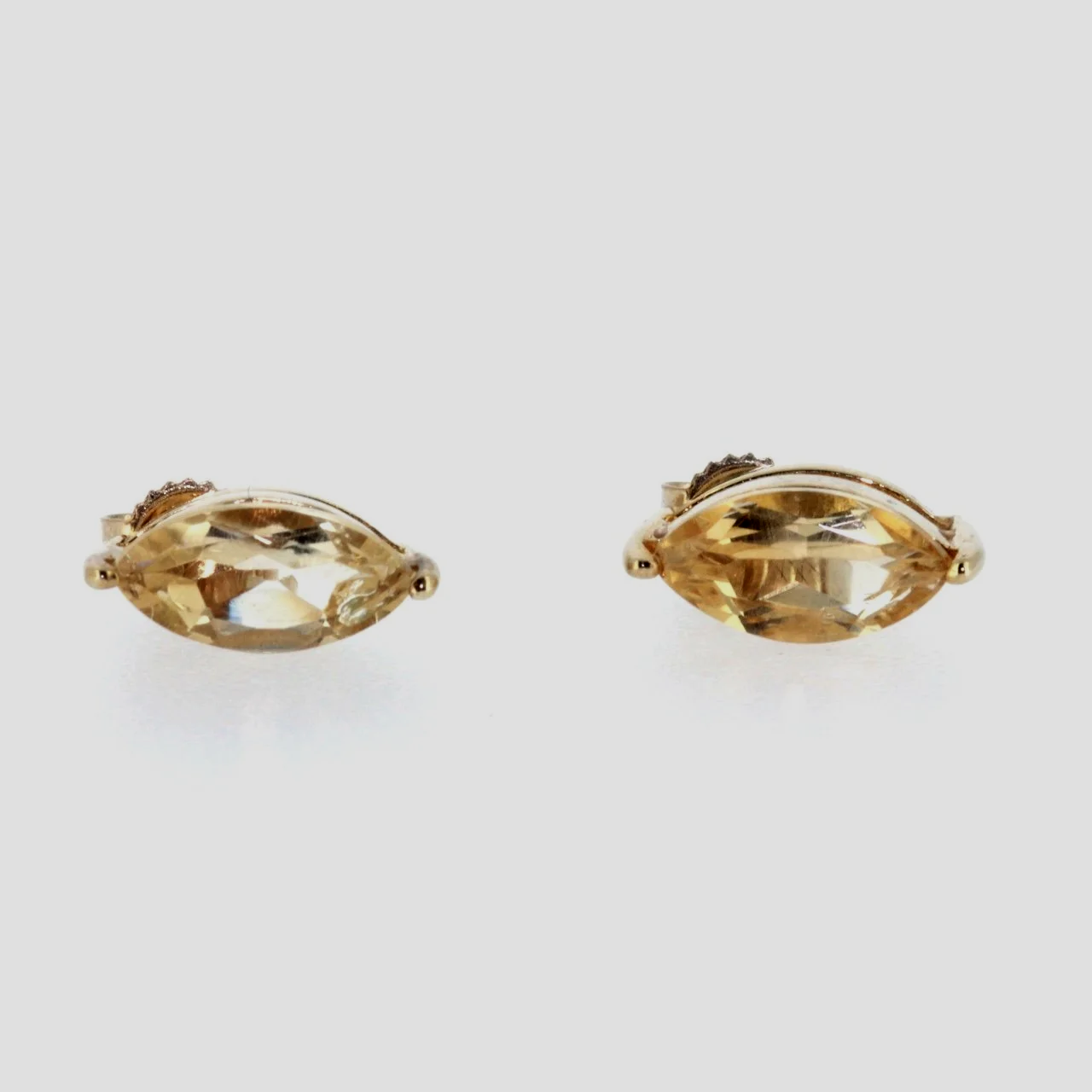 Marquis-citrine-stud-earrings-9ct-yellow-gold-jewellery-www.saulgreenstein.co.uk4.png
