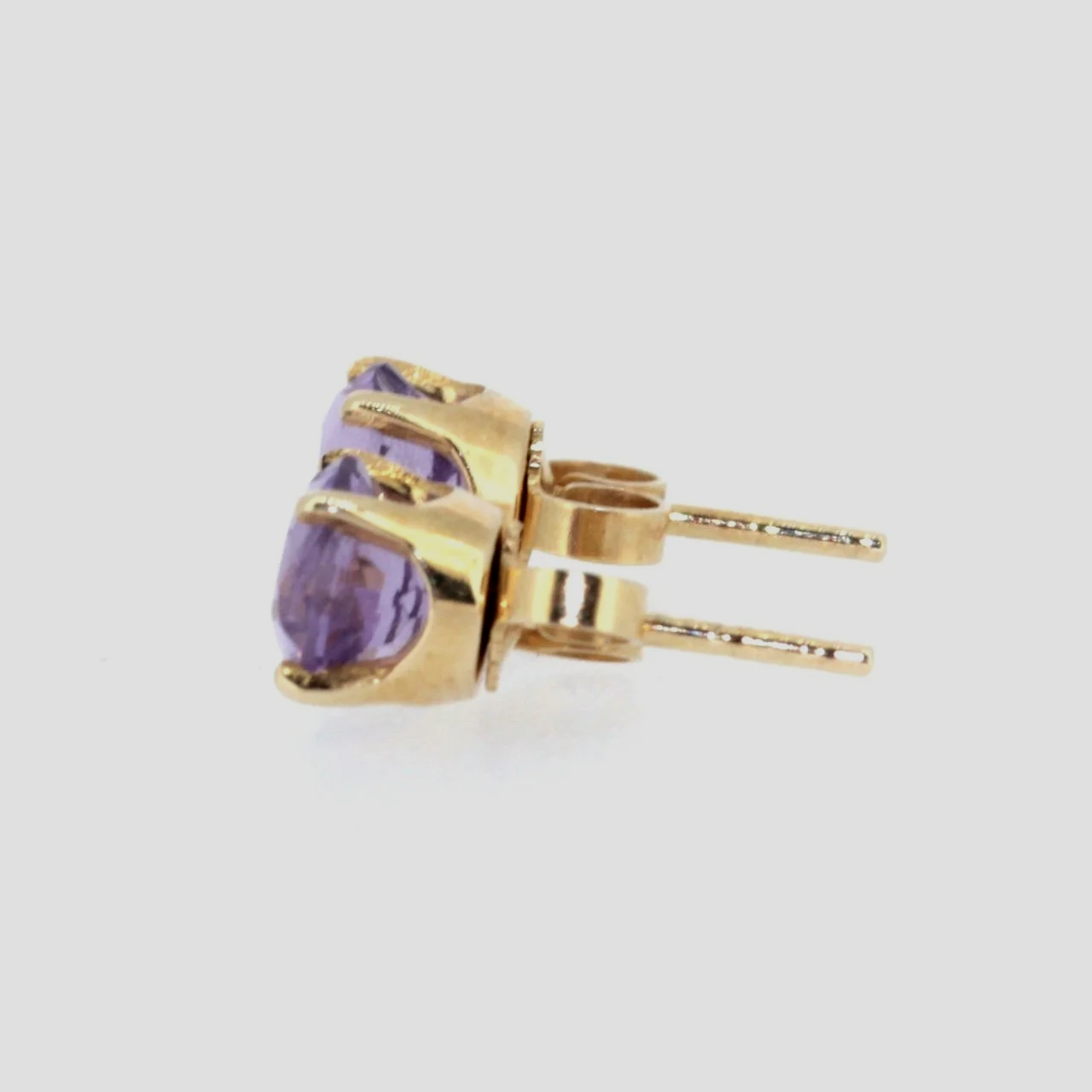 Amethyst-stud-earrings-9ct-yellow-gold-jewellery-www.saulgreenstein.co.uk2.png