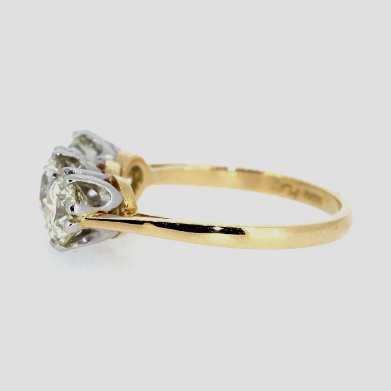 2.78-carat-three-stone-diamond-ring-engagement-www.saulgreenstein.co.uk22.png