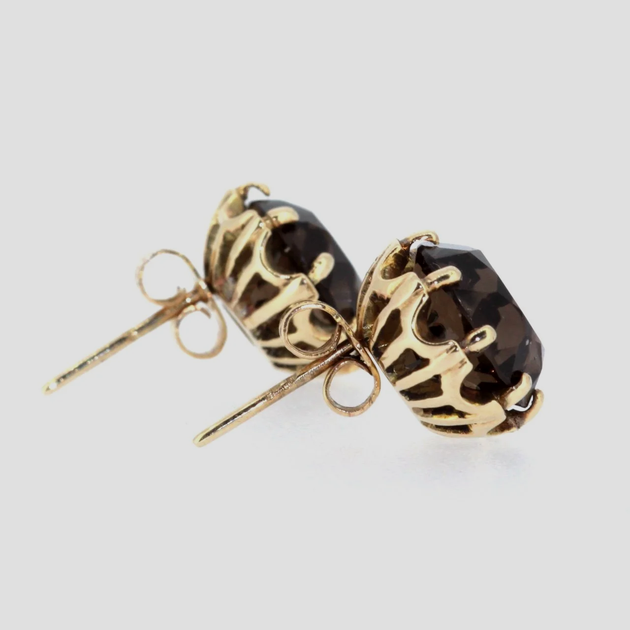 Smoky-quartz-stud-earrings-9ct-yellow-gold-jewellery-www.saulgreenstein.co.uk4.png