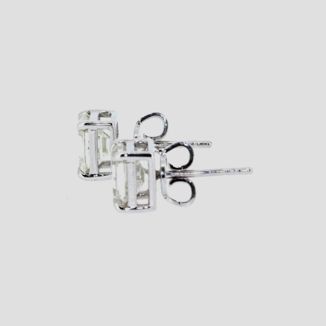 Baguette-diamond-stud-earrings-18k-white-gold-jewellery-www.saulgreenstein.co.uk2.png