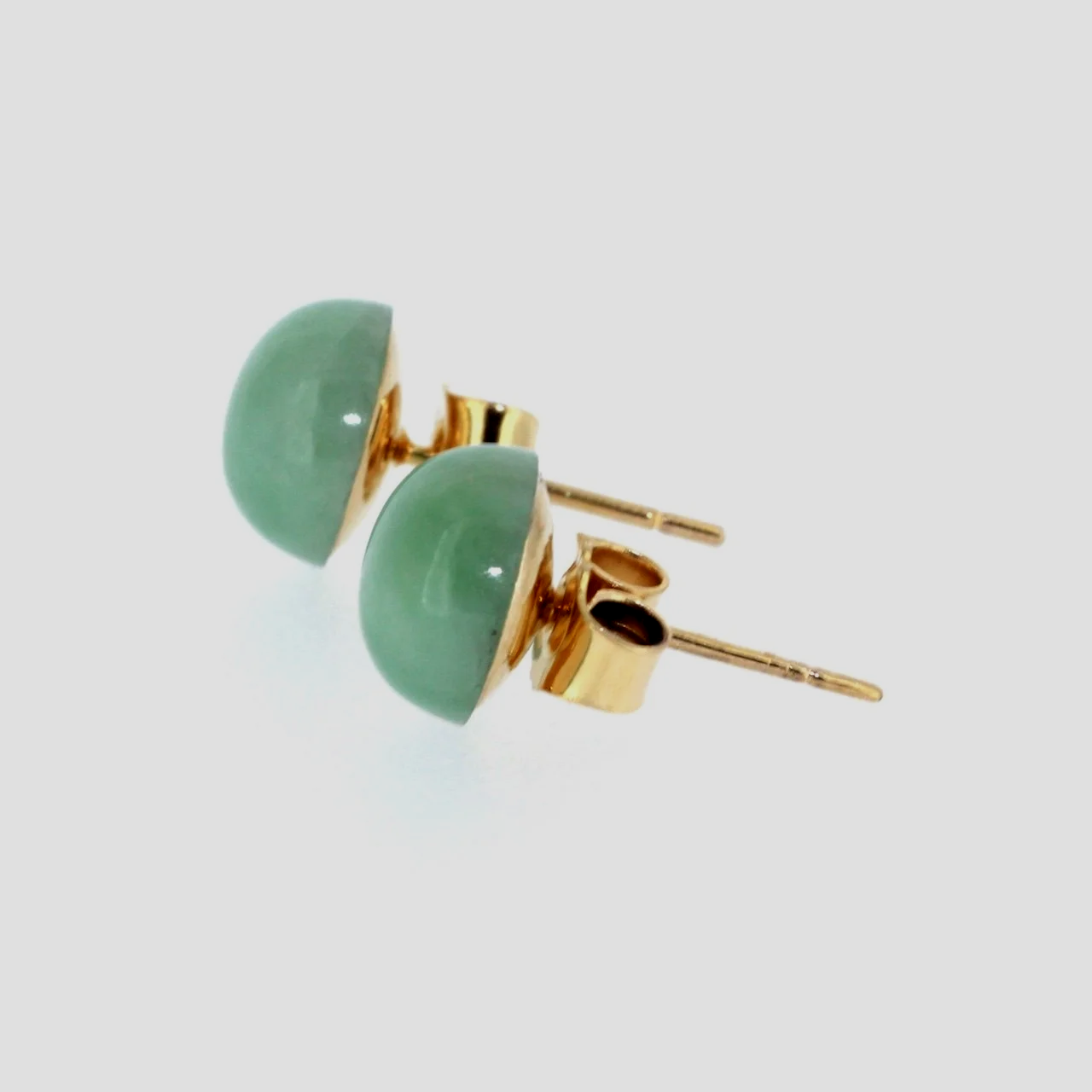 Jade-stud-earrings-9ct-yellow-gold-jewellery-www.saulgreenstyein.co.uk2.png