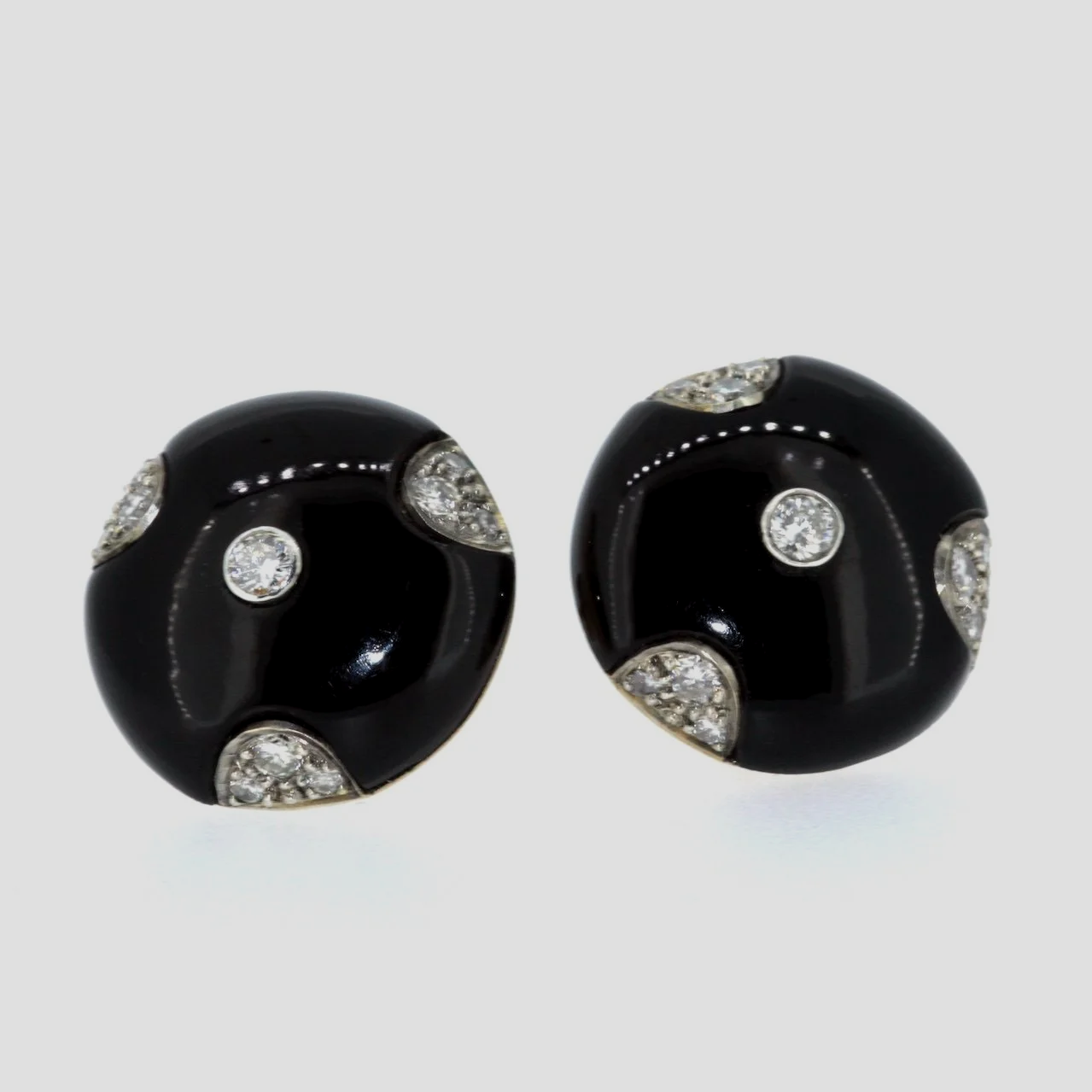 Onyx-diamond-circular-stud-earrings-1920-jewellery-www.saulgreenstein.co.uk2.png