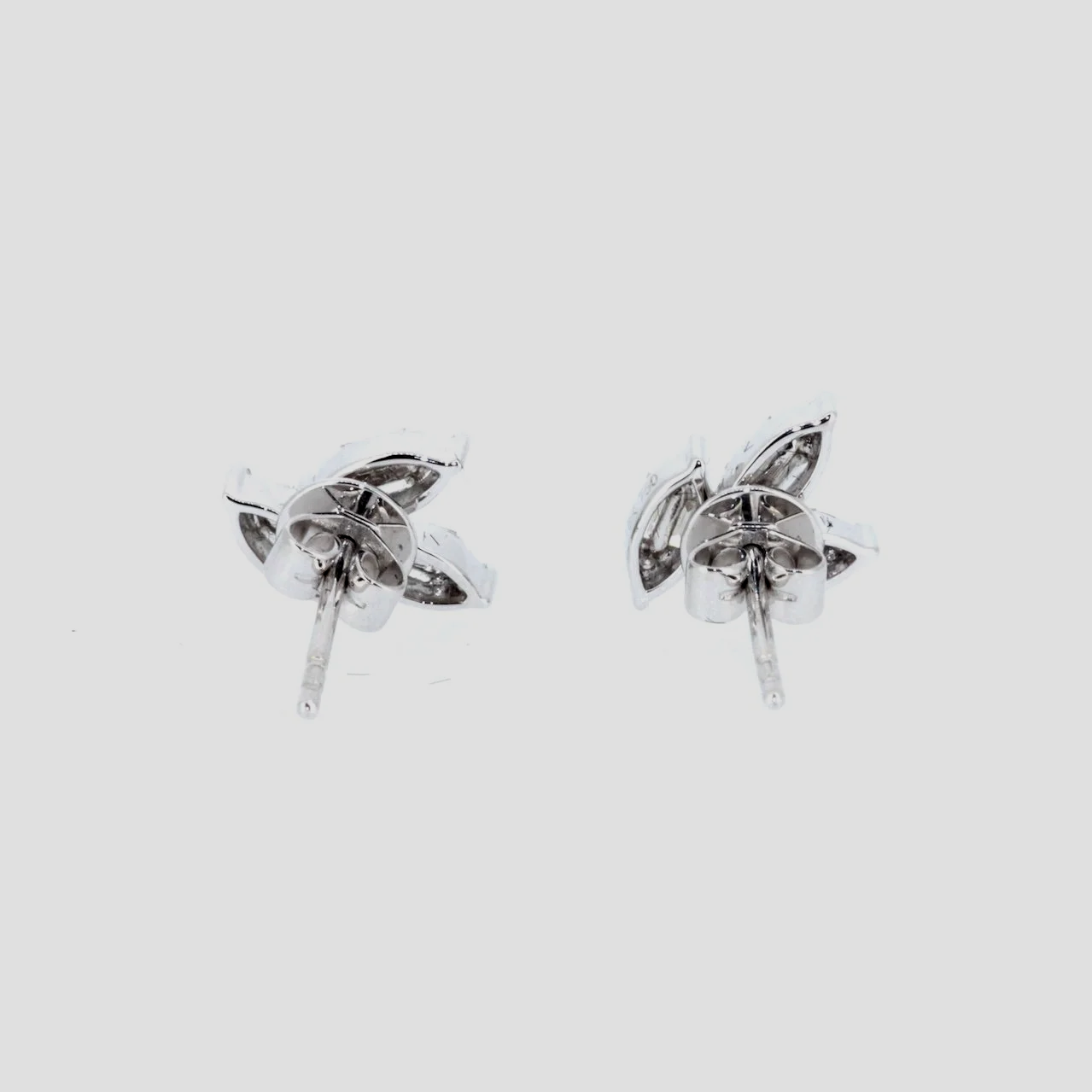 Leaf-diamond-stud-earrings-jewellery-www.saulgreenstein.co.uk3.png