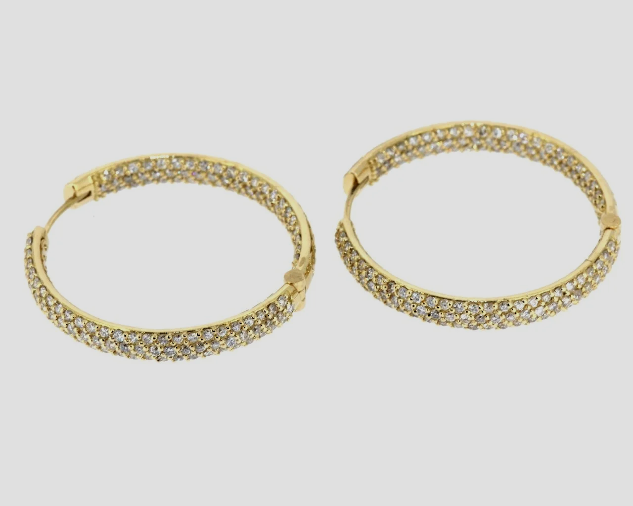 Diamond-hoop-eaerrings-18k-yellow-gold-jewellery-www.saulgreenstein.co.uk4.png