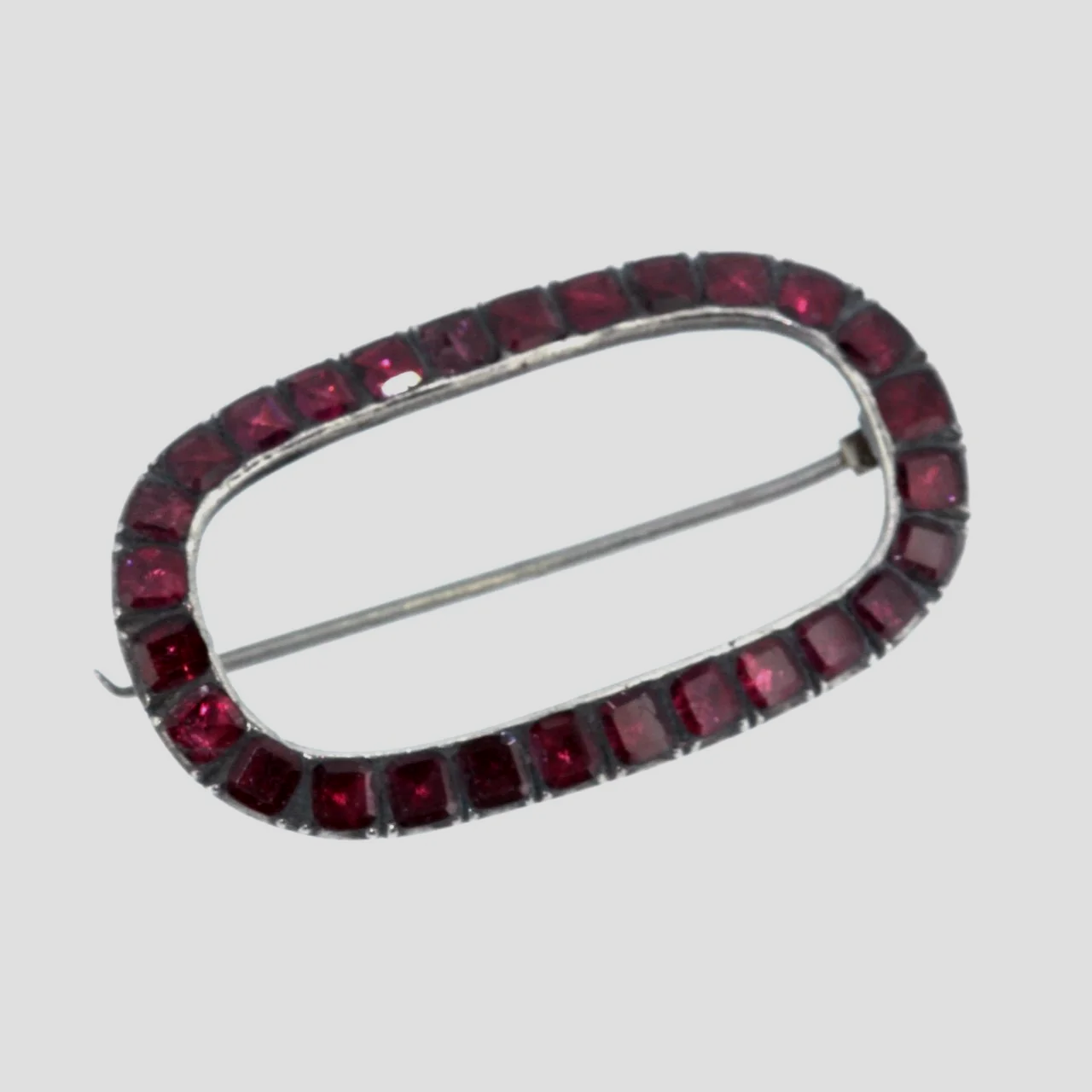 Georgian-garnet-silver-brooch-1760-antique-jewellery-www.saulgreenstein.co.uk1.png