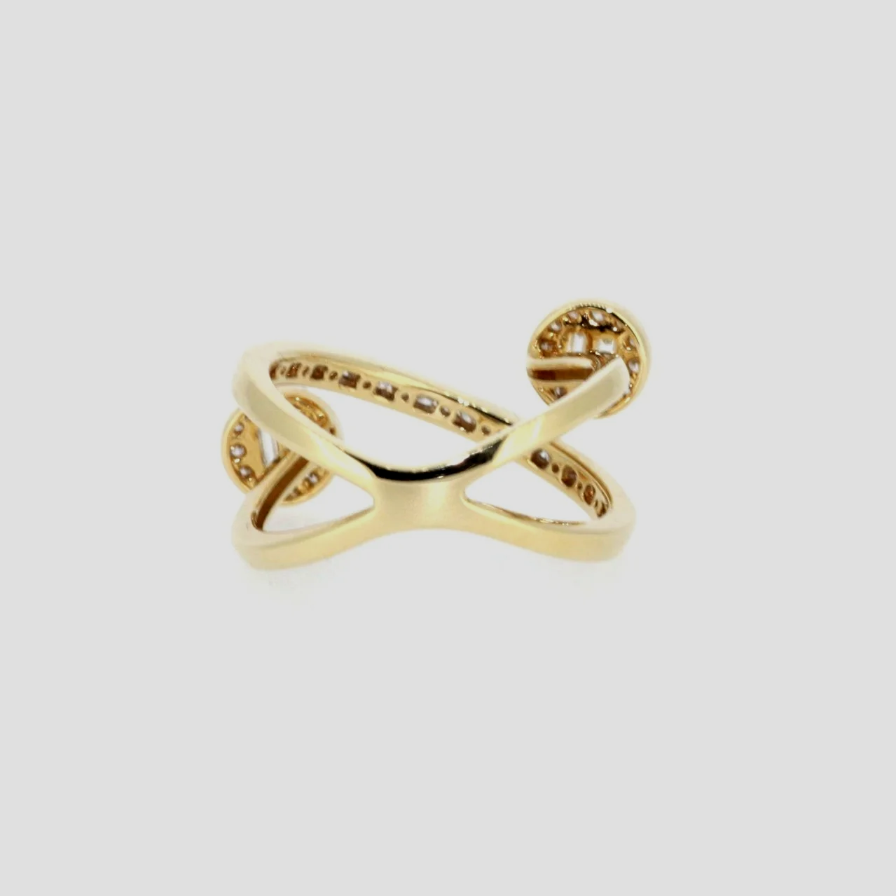 Double-headed-twist-diamond-ring-jewellery-18k-yellow-gold-www.saulgreenstein.co.uk3.png