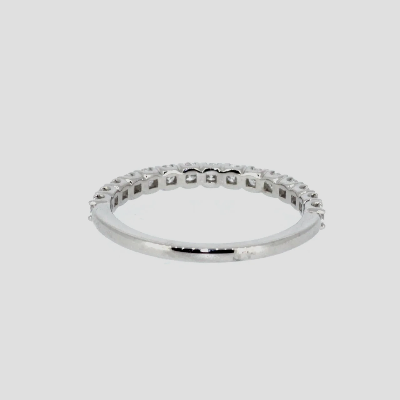 0.53ct-diamond-half-eternity-ring-18k-white-gold-www.saulgreenstein.co.uk3.png