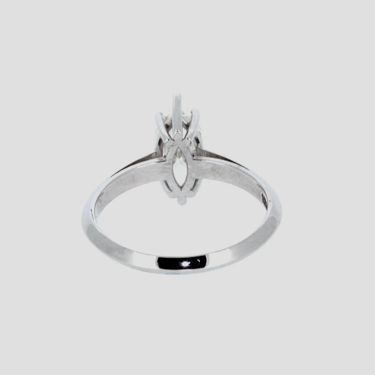 Marquis-cut-solitaire-diamond-ring-18k-white-gold-jewellery-www.saulgreenstein.co.uk3.png