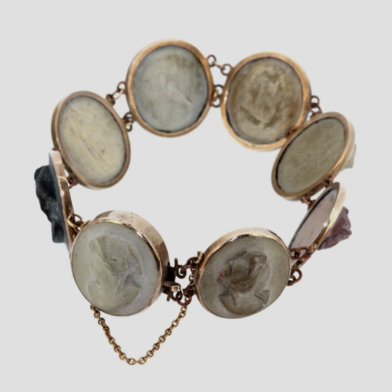 Italian-lava-cameo-bracelet-1920-antique-jewellery-www.saulgreenstein.co.uk4.png