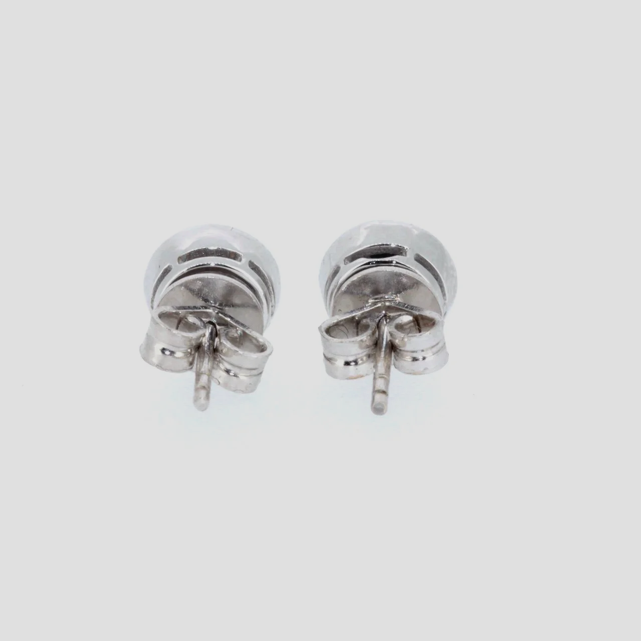 Blue-sapphire-diamond-target-stud-earrings-jewellery-www.saulgreenstein.co.uk3.png
