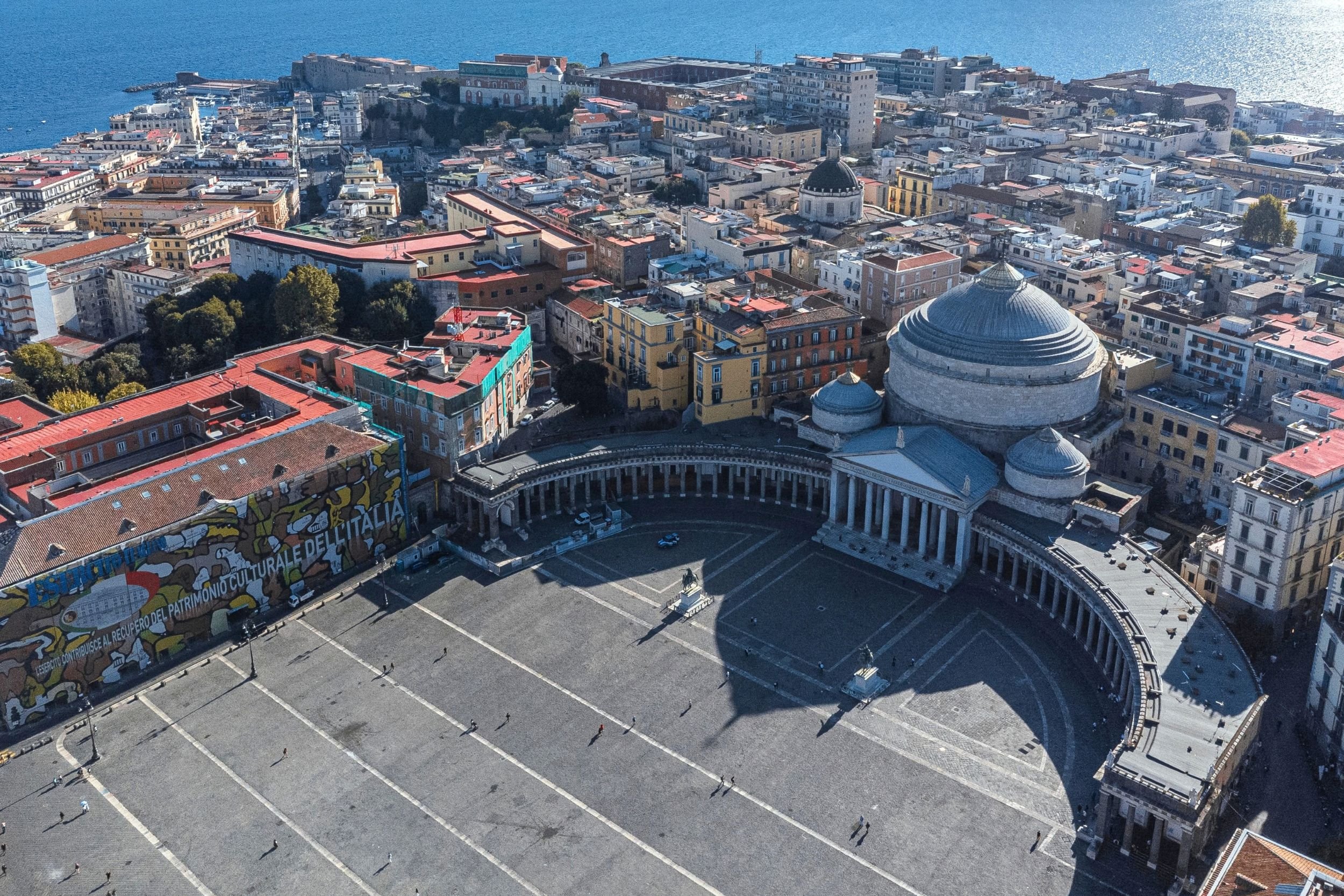 Piazza del Plebiscito e la collina di San Martino, vista dal drone