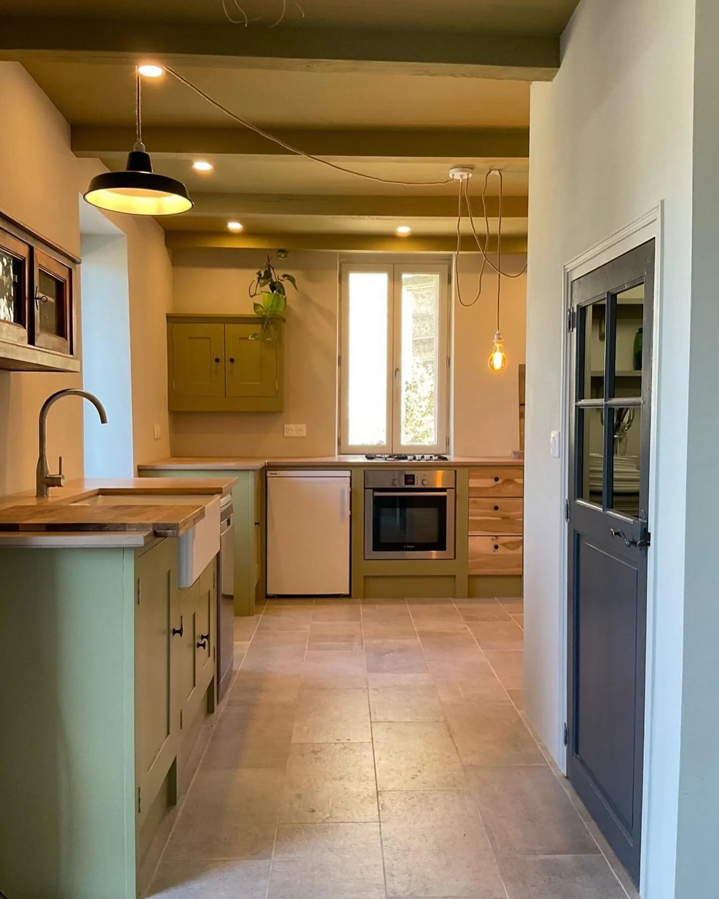 A bespoke kitchen designed by Melanie Alport and built and fitted by us here at Wilson Co.

When building, we use solid timbers and quality ply, hand crafted to ensure your kitchen will handle everyday use for many years to come. 

Hinges are hand cu