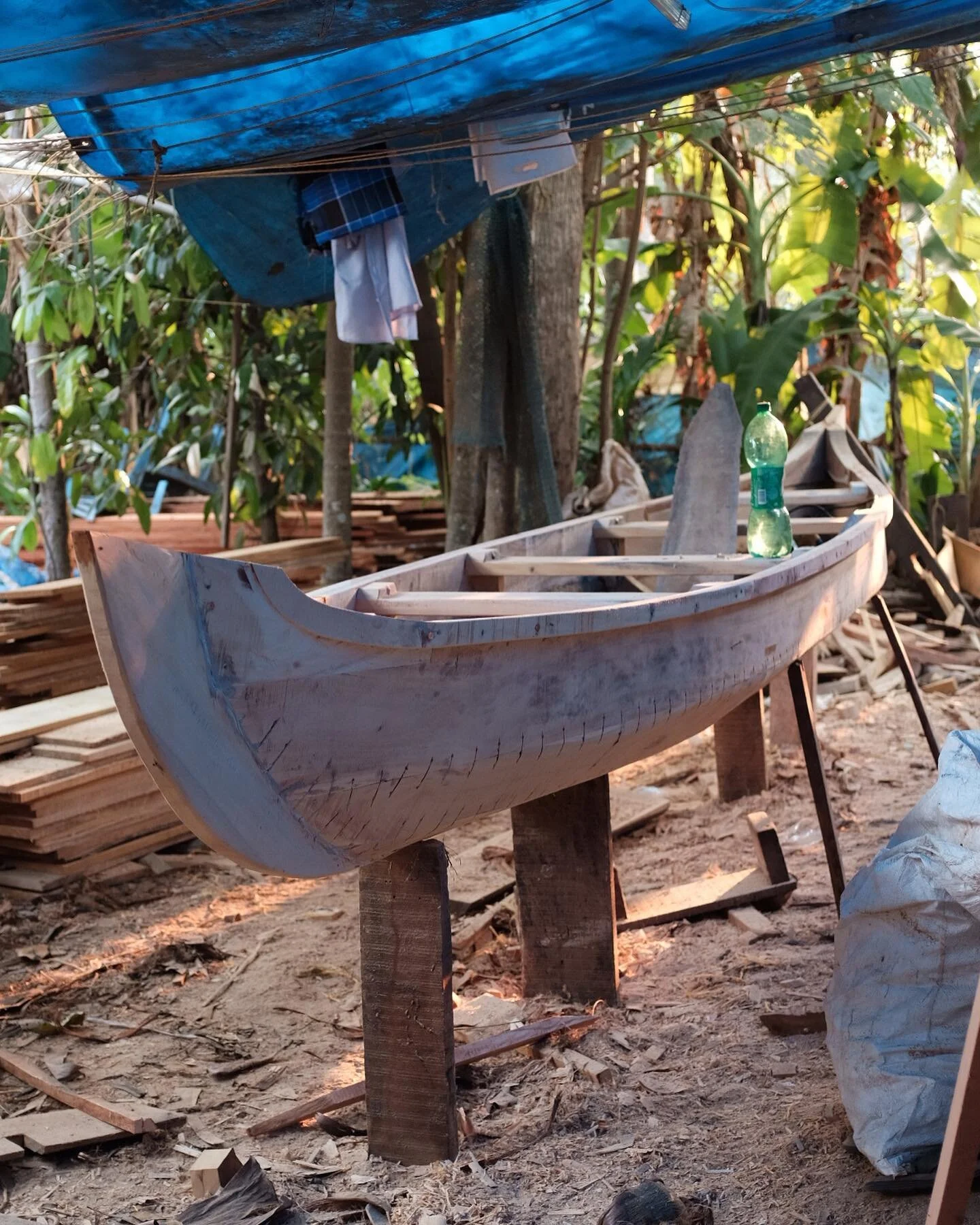 On a recent holiday to India we drove past a traditional Canoe workshop and couldn&rsquo;t help but to turn around and take a look for ourselves. 

It was incredible to see the techniques used, and to watch the men working in such detail to make the 