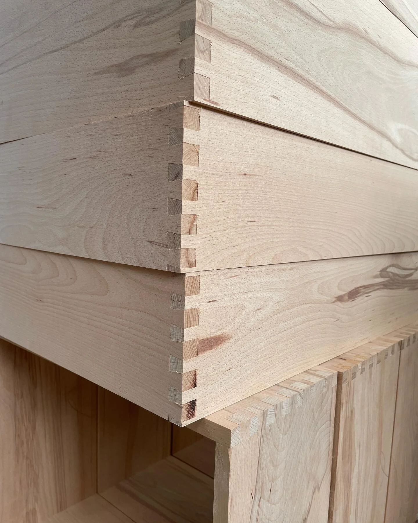 Dovetail drawer boxes on dovetail drawer boxes! 

#kitchen #drawers #drawerboxes #woodwork #carpentry