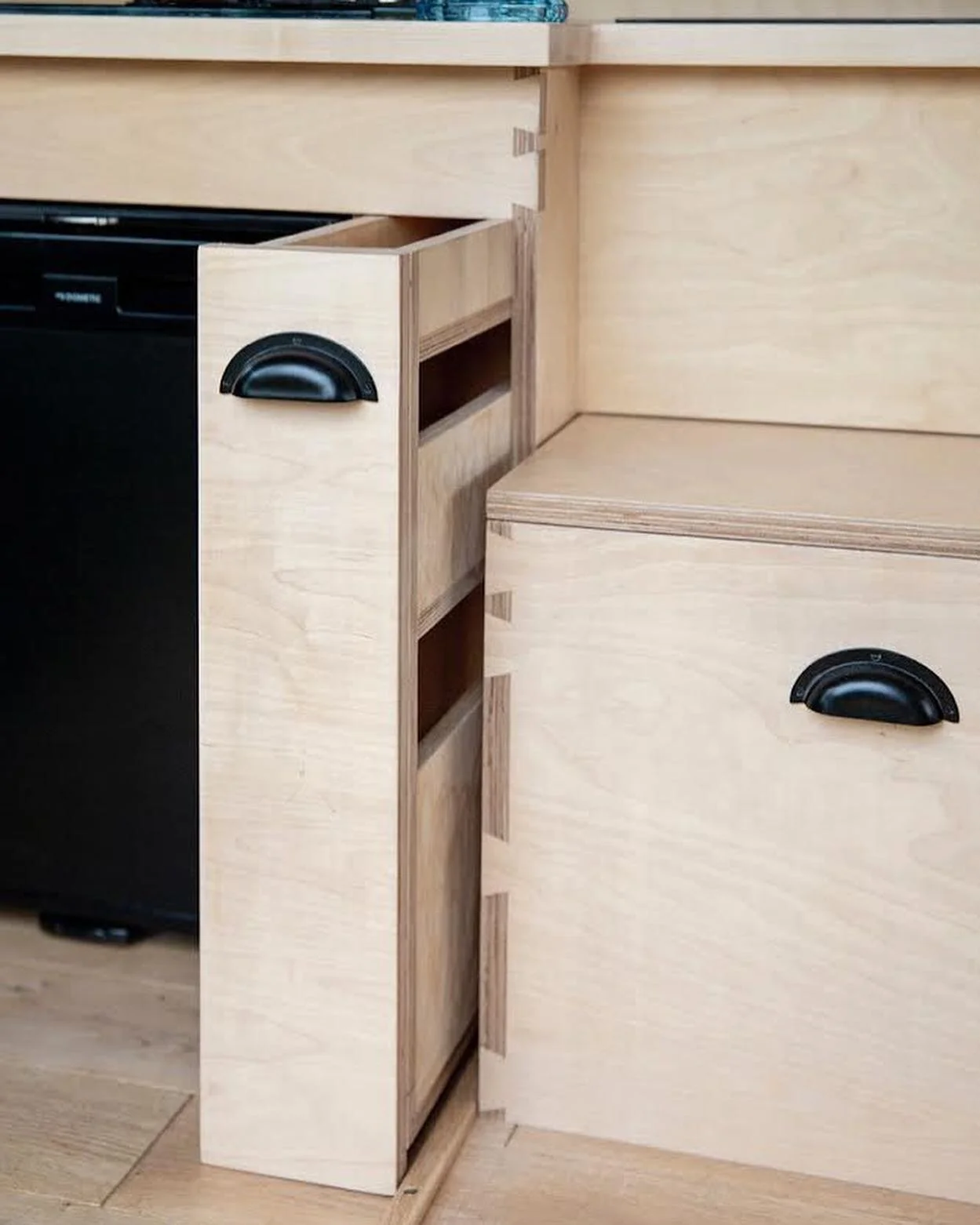 Close up detail shots of the dovetail joints in our Campervan conversion.

#vwcamper #vwcampervans #vwcamperlife #vwcamperconversions