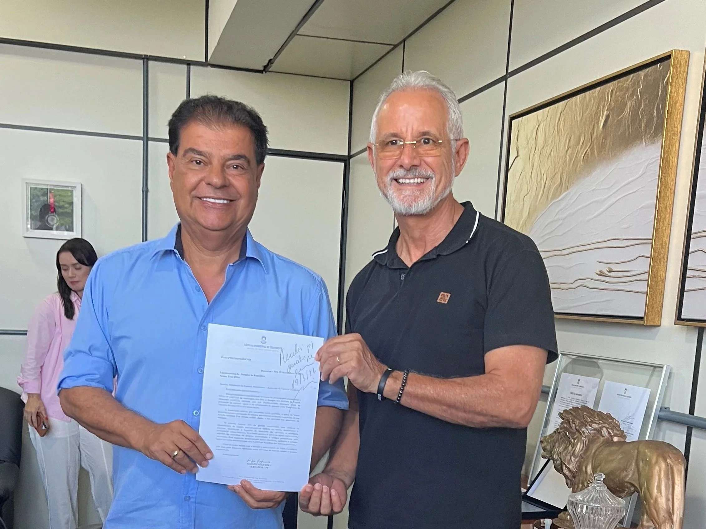 Vereador Sergio Nogueira solicita emenda ao senador Nelsinho Trad para atender AAGD com veículo utilitário