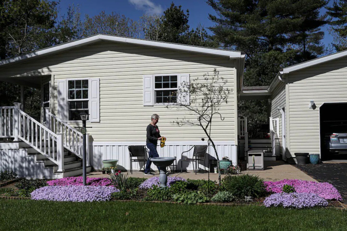 📰 &ldquo;With an increase like this, I don&rsquo;t know what we can do,&quot; said Virginia Rubio, who is 75. &quot;We&rsquo;re all afraid of losing our homes.&rdquo;

@washingtonpost with excellent reporting on the surging rents threatening owners 