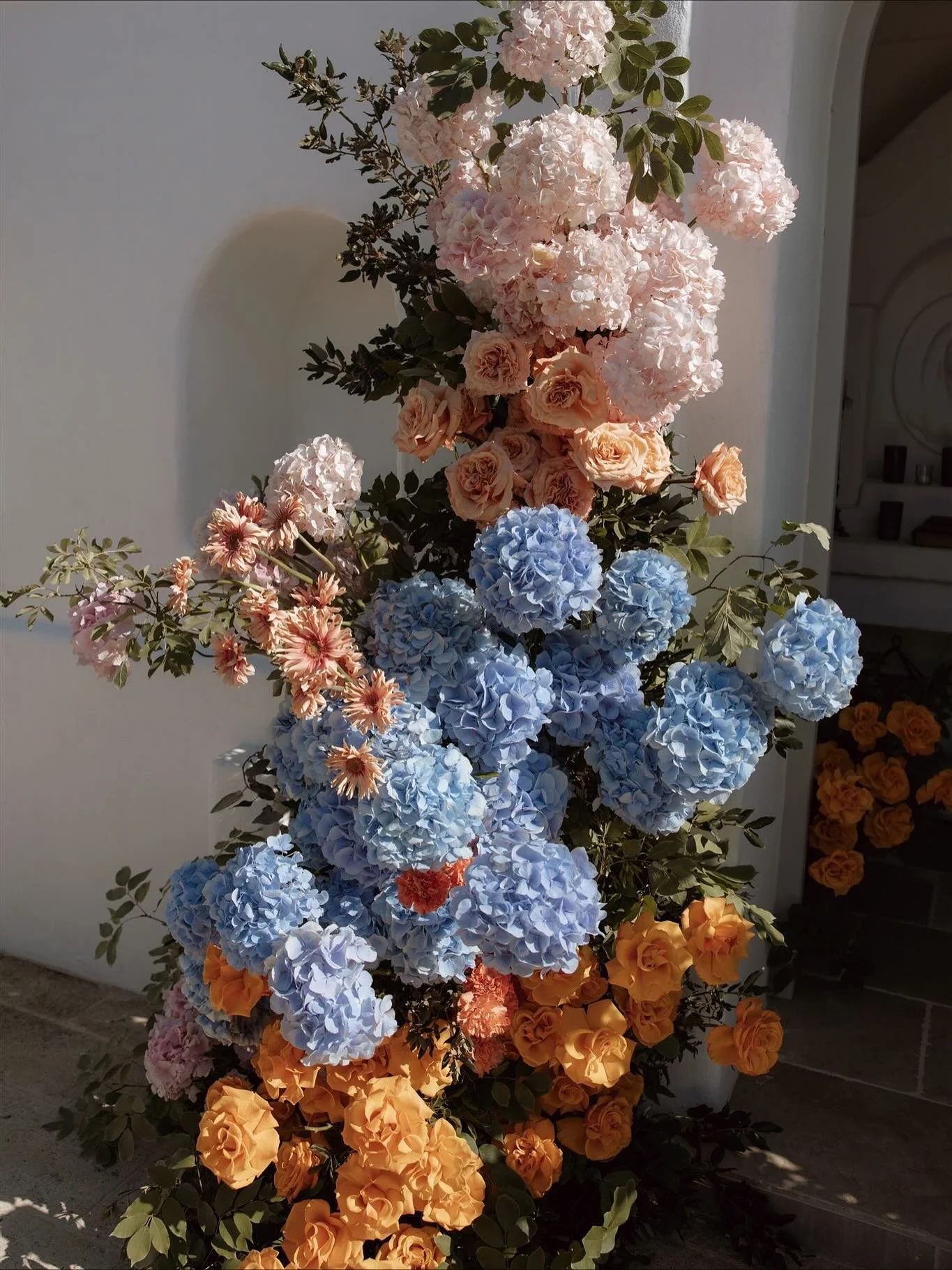 Some dreamy floral inspo curated by the insanely talented @flower_addicted_angelica ✨✨
Suppliers 
Photographer @laurenelizabethphotographer 
Venue @masseriaborgoritella 
Planner @sublimae_wedding 
Florist @flower_addicted_angelica 
Dress @madewithl