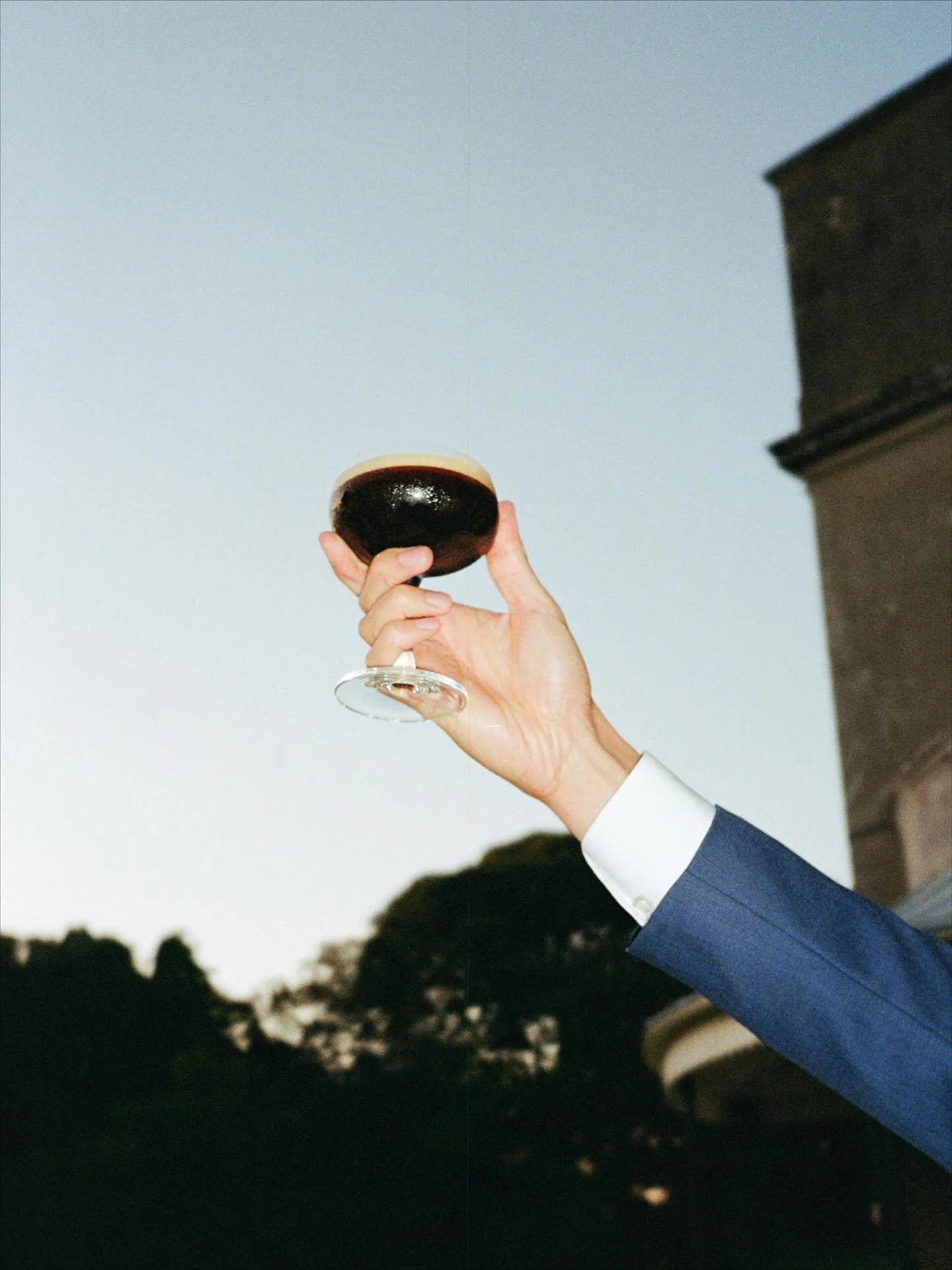 nearly the weekend 🍸
#surreywedding #surreyweddingphotographer 
#londonweddingphotographer #londonwedding #surreywedding #surreyweddingphotographer #luxurywedding
Film Photography | Wedding Photographer UK | Wedding Photographer | Fine Art Wedding