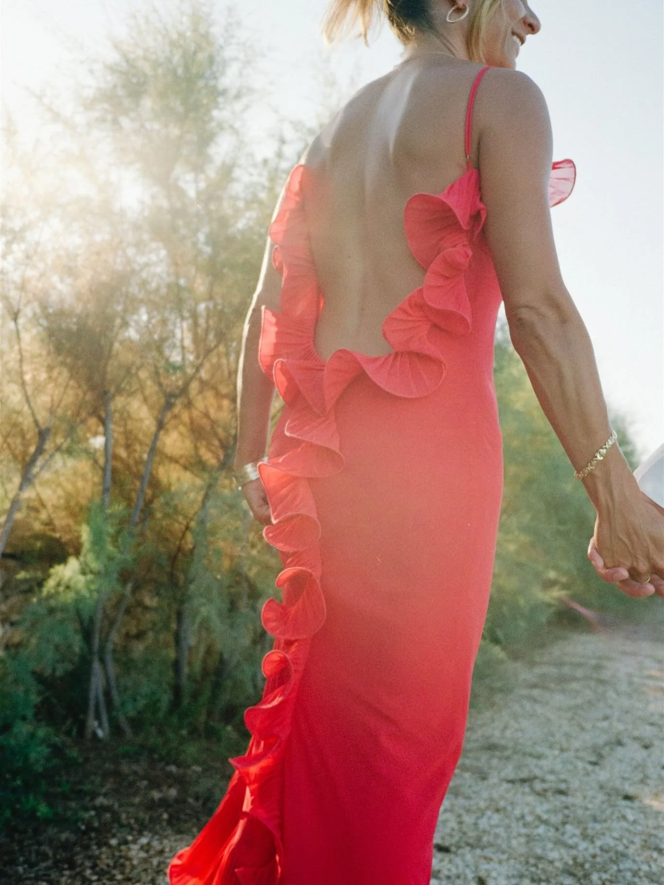 WELCOME PARTY 

A moment for the dress 🙌 Rachael and James gathered all their loved ones the night before their ceremony with cocktails, pizza and so many personal touches. So much fun to capture this one for them ✨

Photographer @laurenelizabethpho