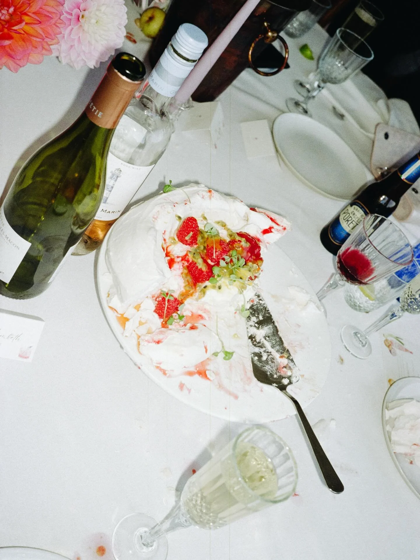 35mm film at Ripple Court

Photography @laurenelizabethphotographer 
Venue @ripplecourtestate 
Videography @heartwoodweddingfilms 
Dress @halfpennylondon 
Alterations + hair bow @oneofflondon 
Florist @thedarlingbudsofwade 
MUA @stevierosebeauty 
Hai