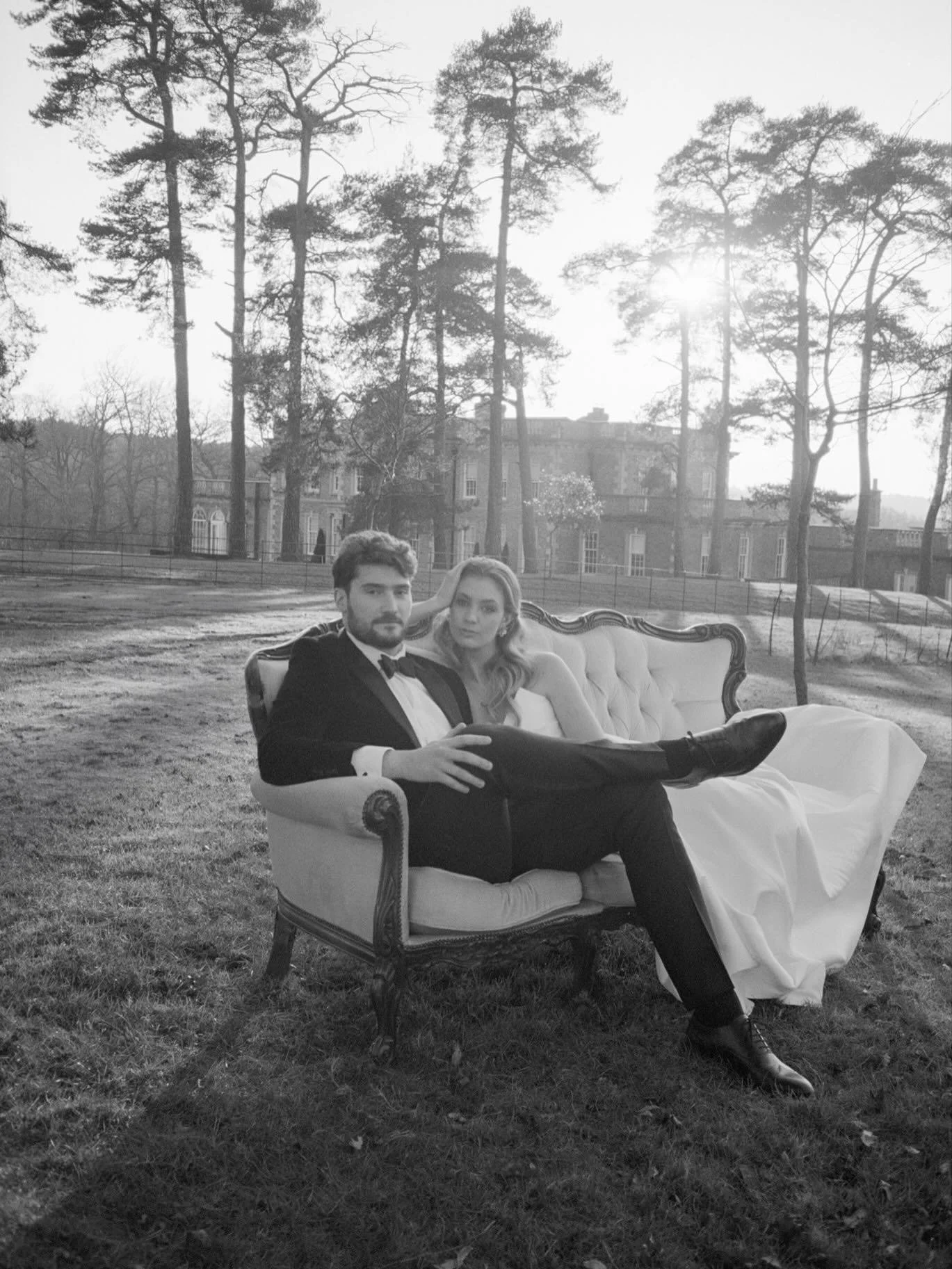 Evening portraits on 35mm film

Photography @laurenelizabethphotographer
Concept and planning @laurenelizabethphotographer @elizabethandcake @lauren.beth.photography
Styling @toasthq
Venue @greentreesestate
Florals @tangleandwild
MUA @_makeupbyelise_