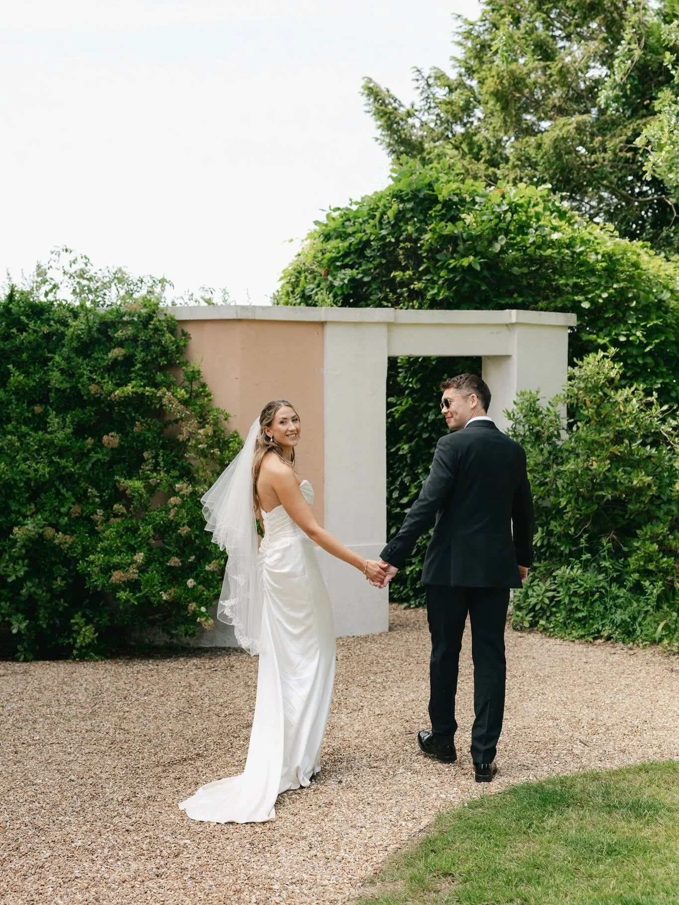 Rebecca + Chris at the beautiful Bignor Park House. The most stunning backdrop for these two beautiful souls. Wish we could do it all again 🫶🏼

Photographer @laurenelizabethphotographer 
Venue @bignor_park 
Flowers @three.wild.flowers.uk 
Stationar