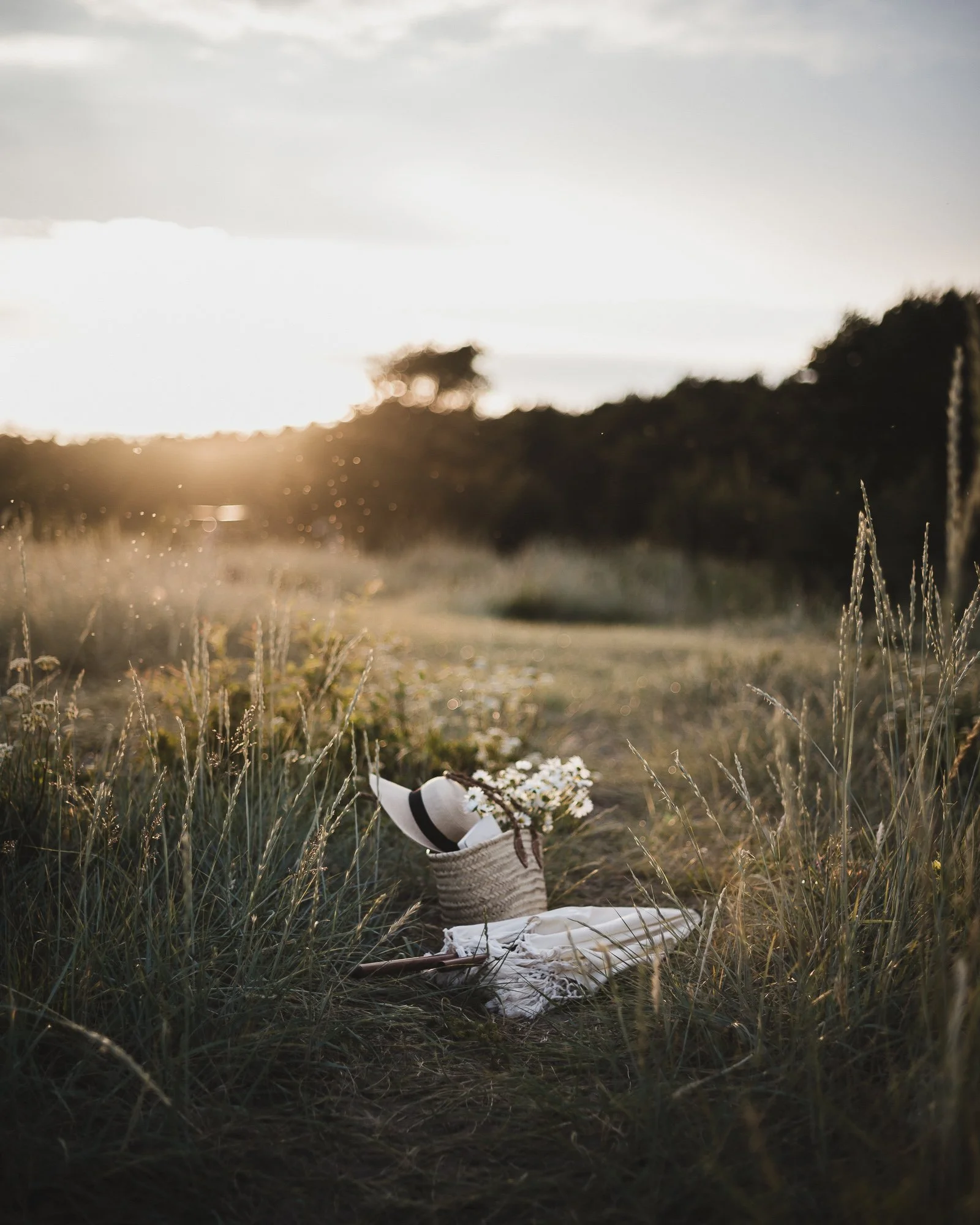 This is what I pack for an outdoor photoshoot