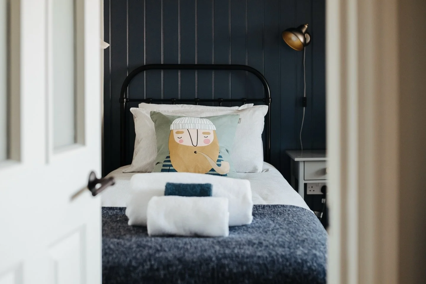 Blue Monday&hellip; Giving the holiday feels! 

Cheer yourselves up by booking a seaside get-away to look forward to. Think gorgeous interiors, oozing with comfort; great coffee shops on your doorstep; stunning beach front walks; boutique shopping; f