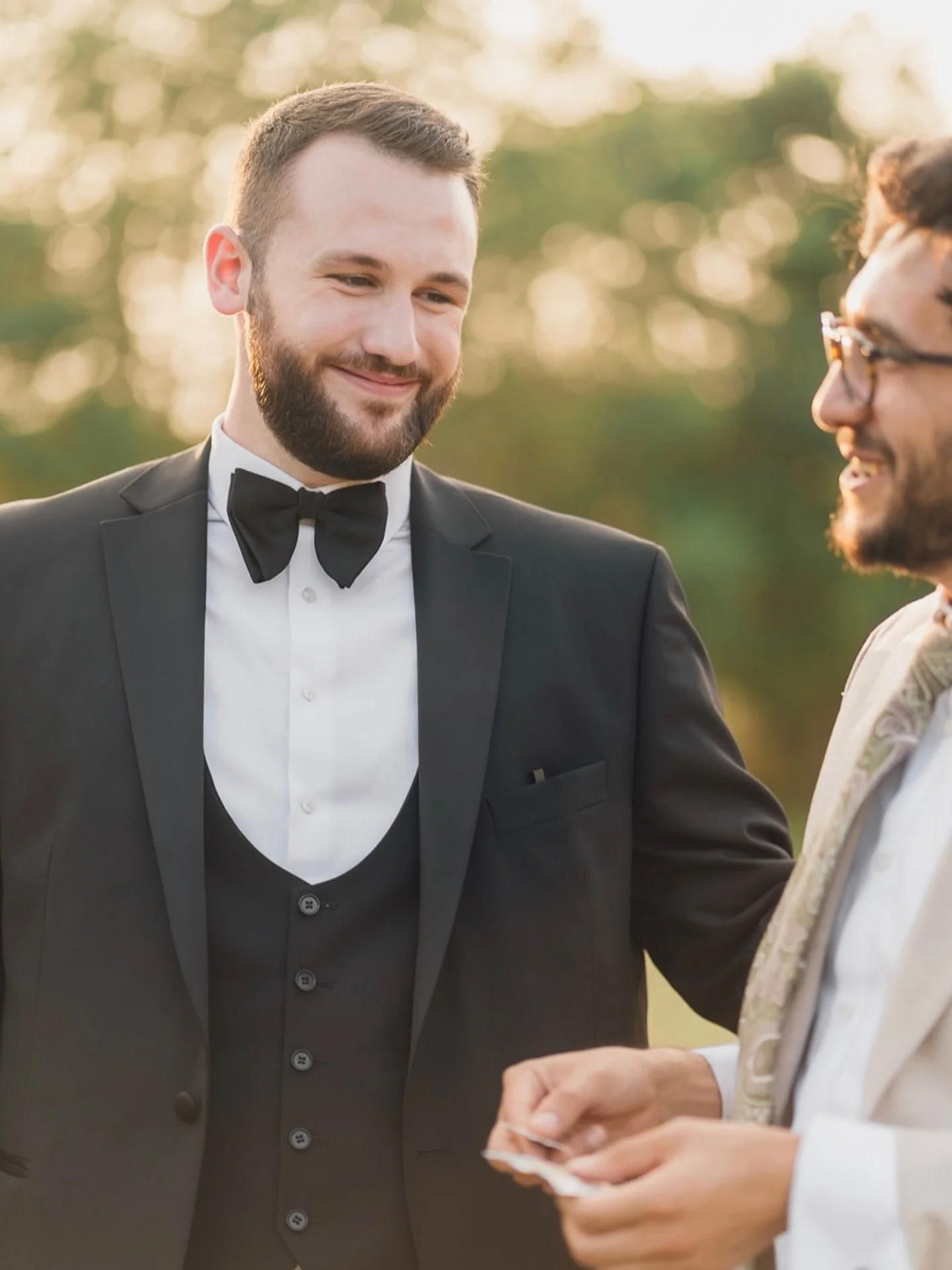 They thought I was the BEST MAN&hellip; not the magician 😅

Best moments aren&rsquo;t always the tricks ✨
They&rsquo;re the connections

Before the wedding
During the laughs
And even after the big day

When the groom feels like a mate
Not just a cli