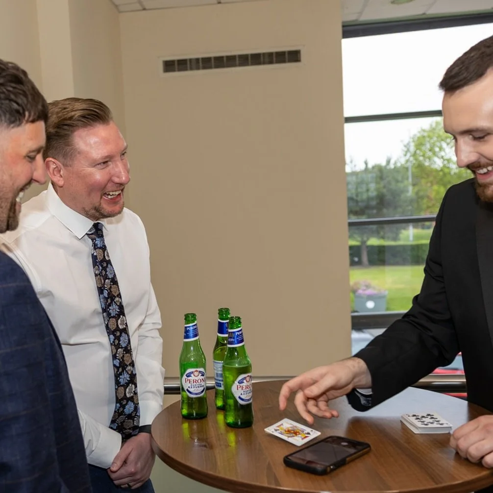 You&rsquo;re the first to arrive.

You grab a beer 🍺

But instead of awkward small talk&hellip;

You&rsquo;re watching impossible magic before the event even begins ✨

The best corporate events feel relaxed from the start.

People laugh quicker.
Con