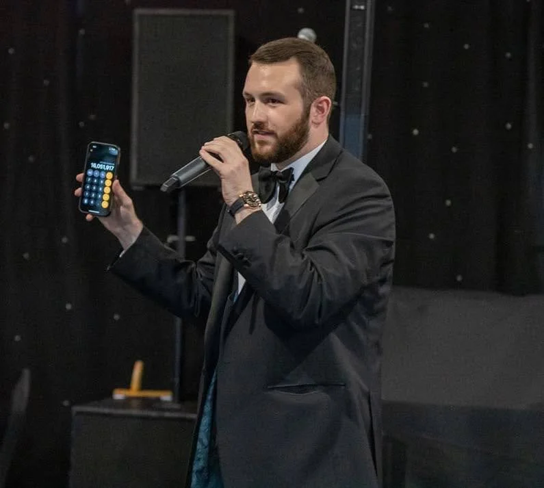 POV: Your PHONE just became part of the magic 📱👀

This is always the moment people start panicking 😂

Because when it happens on someone&rsquo;s actual phone&hellip;

It feels WAY more real 

No idea what I enjoy more honestly&hellip;

The reactio