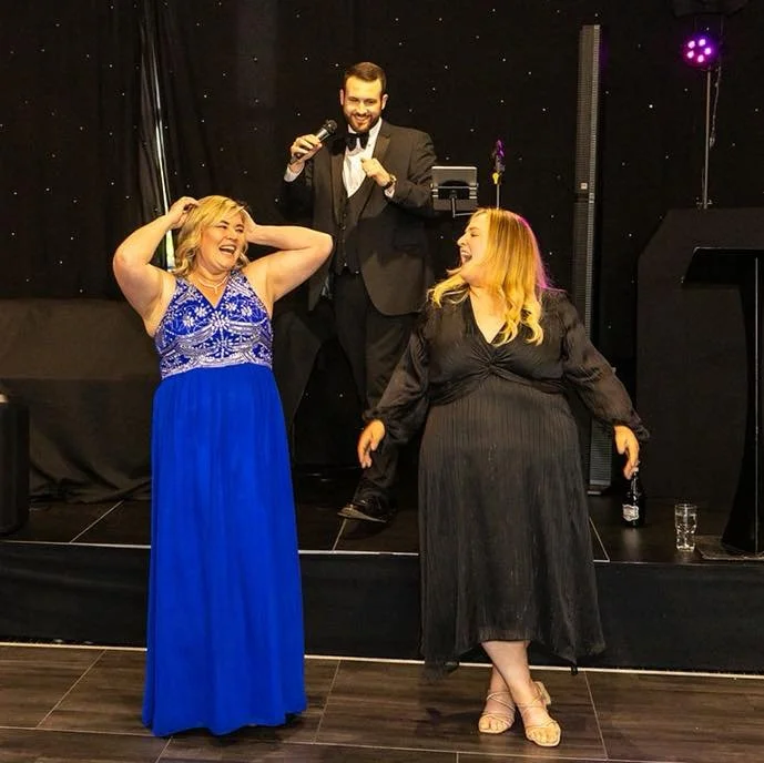 Most people know me as a magician&hellip;

But sometimes the cards stay in my pocket.

From hosting awards nights to getting guests involved on stage, I love creating moments that bring a room together 🙌

Magic is just one part of what I do ✨

Follo