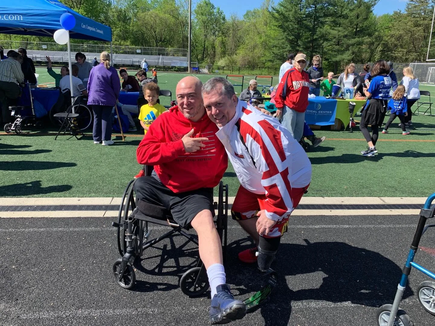 Shoutout to the wonderful people who've made my journey unforgettable! So grateful for your support. Happy Sunday! Keep sparkling! Colin

#amputee #amputeecoalition #life #grateful #support