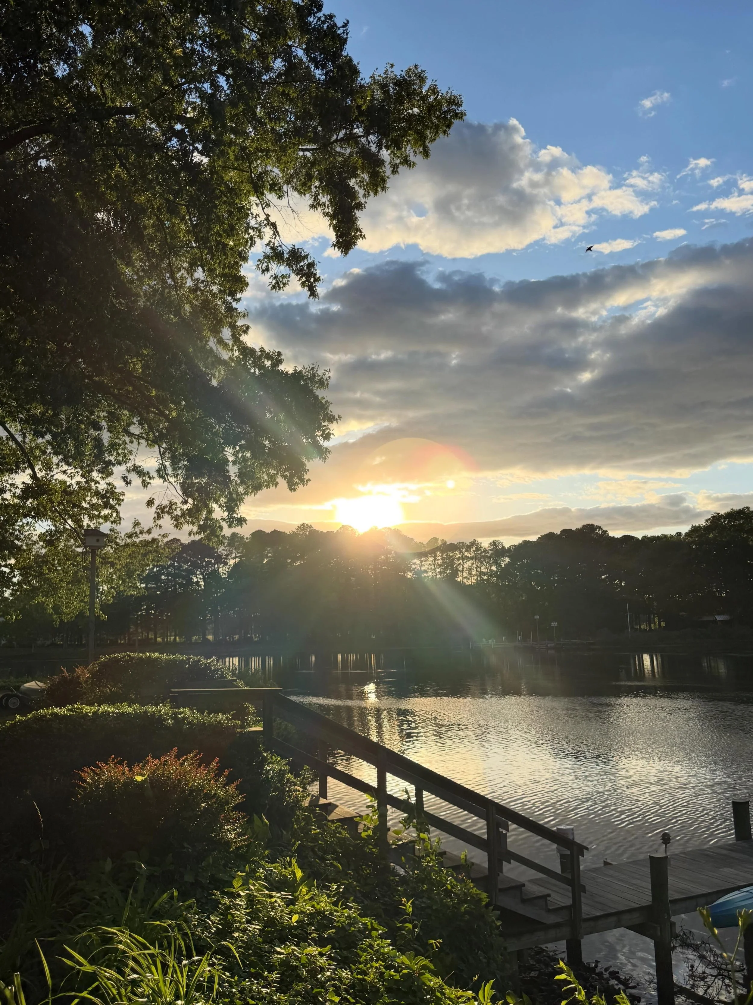 A special sunset. I felt God&rsquo;s presence. God&rsquo;s plan. I know how blessed I am. Happy Saturday! Keep smiling! Colin 

#life #sunset #life #godsplan #god