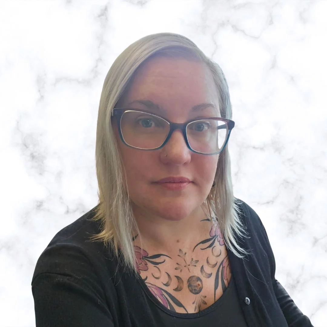 Headshot of Caitlin Gilbert RP Q, an LGBTQIA affirming therapist in Barrie offering queer, neurodivergent, sex positive and non monogamous inclusive therapy in person and virtually