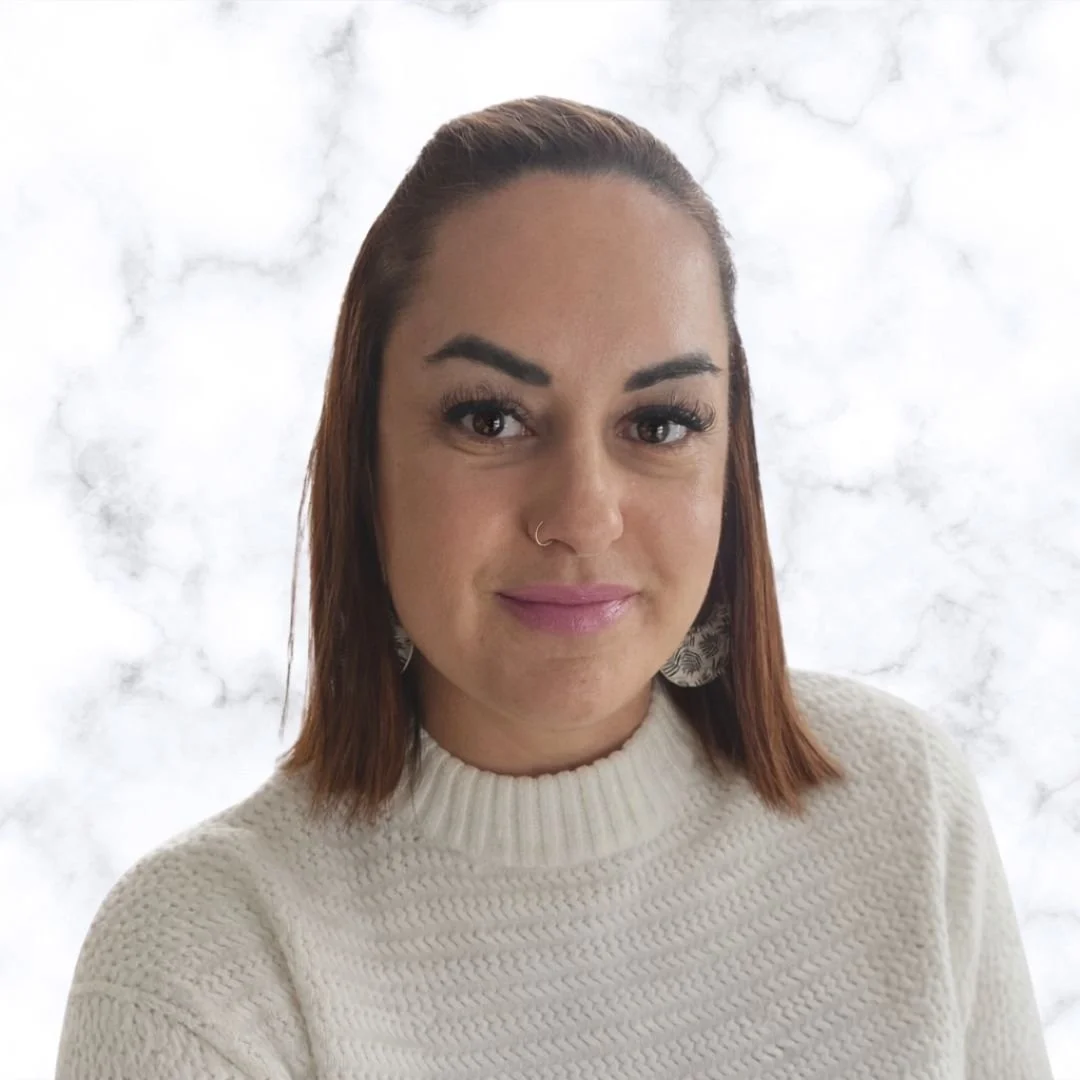 Headshot of Crystal offering therapy for youth and adults with in person therapy in Barrie and virtual sessions across Ontario specializing in OCD and anxiety.