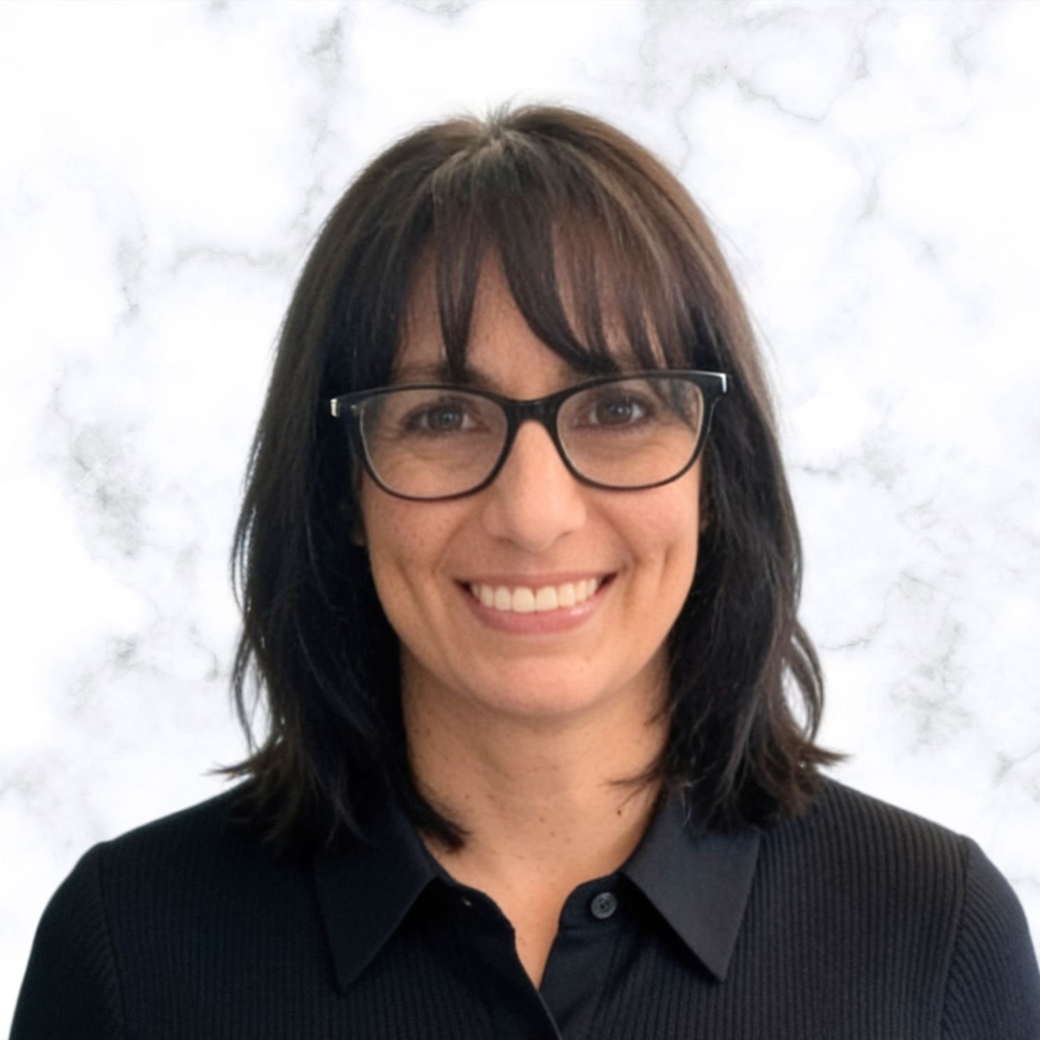 Mizan Graham, Registered Psychotherapist (Qualifying), offering therapy for teens 12+, adults and couples experiencing anxiety, perfectionism, self-esteem and relationship concerns in Barrie and Newmarket.