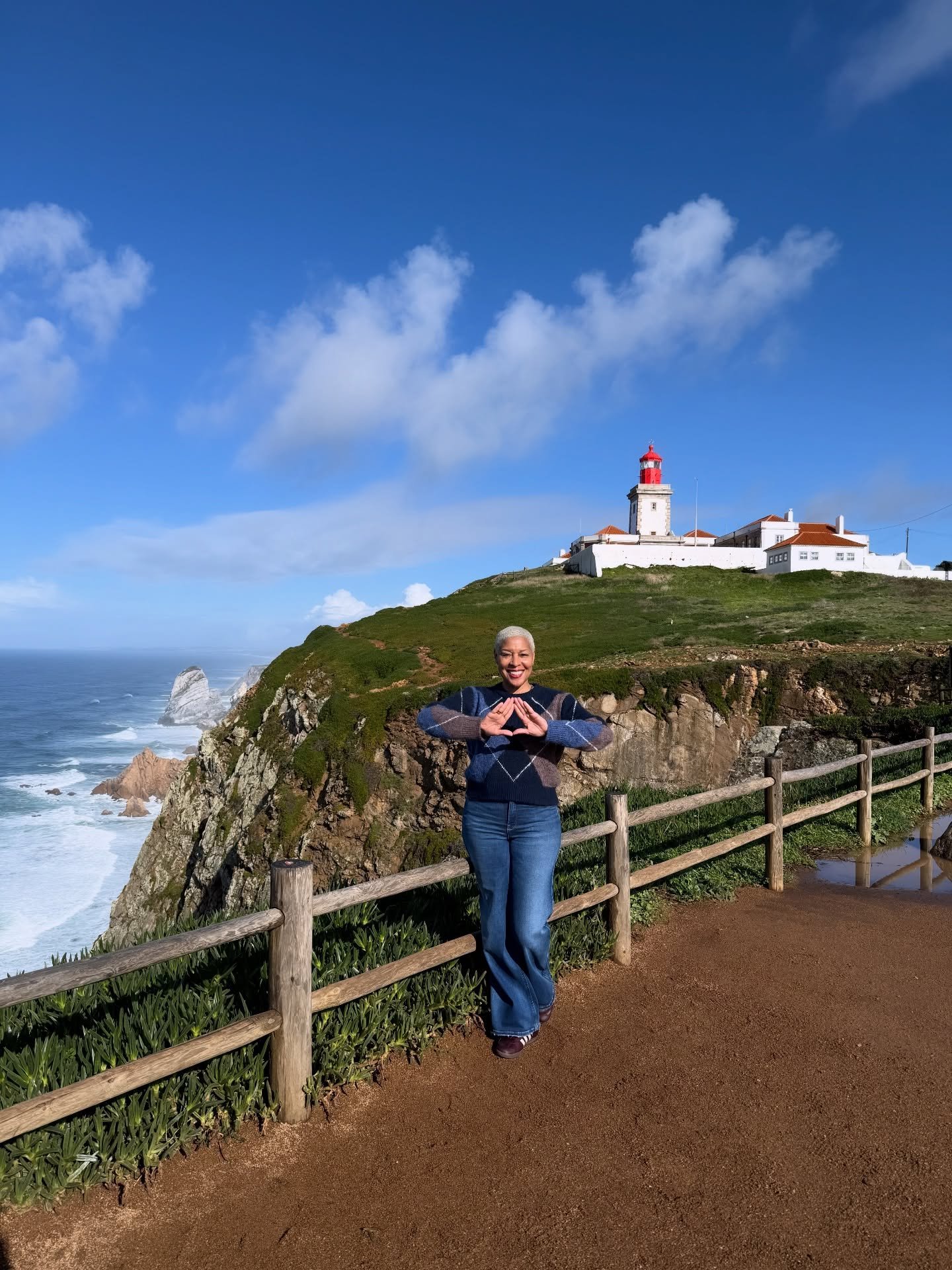 Greetings from Cabo da Roca, the westernmost point on the continent of Europe! I&rsquo;m also sending Happy Founders Day wishes to my Sorors! 🔺 Celebrating 113 years of the best to ever do it, @dstinc1913!! ❤️🤍
@muzetadst made | 3-MZ-88 🐘🔺

#DST1