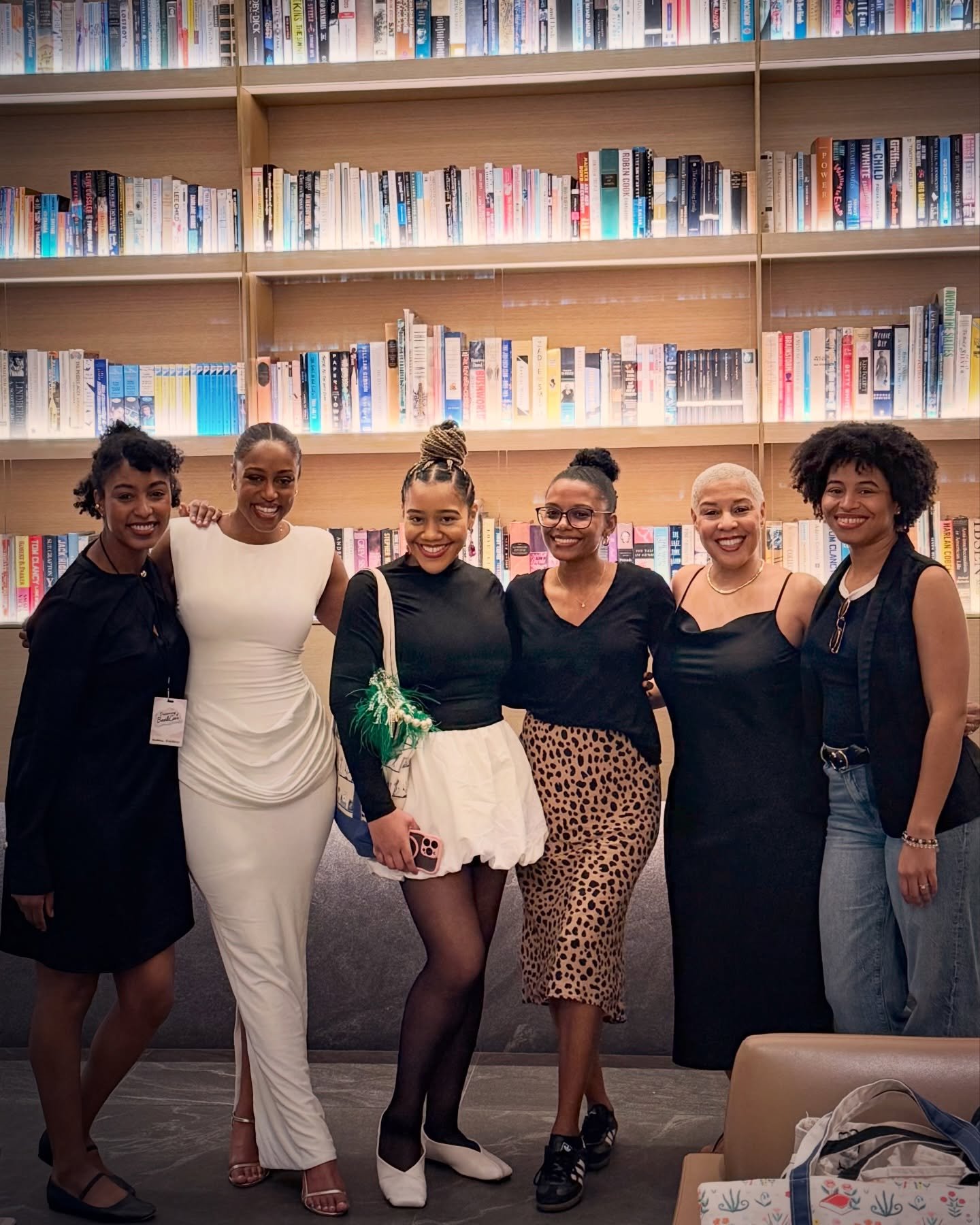 Booksta Baddies 🖤 It was so good seeing these beautiful faces last night at The Prologue, hosted by @penguinrandomhouse. Such a fun kickoff to @bookcon with authors, creators, and so many familiar faces from the book community. It&rsquo;s always gre